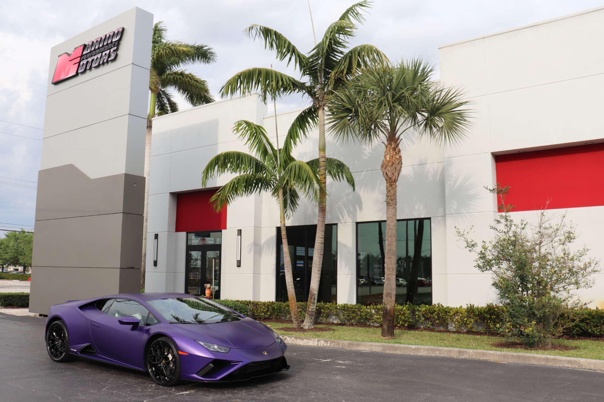 Used-2020-Lamborghini-Huracan-EVO