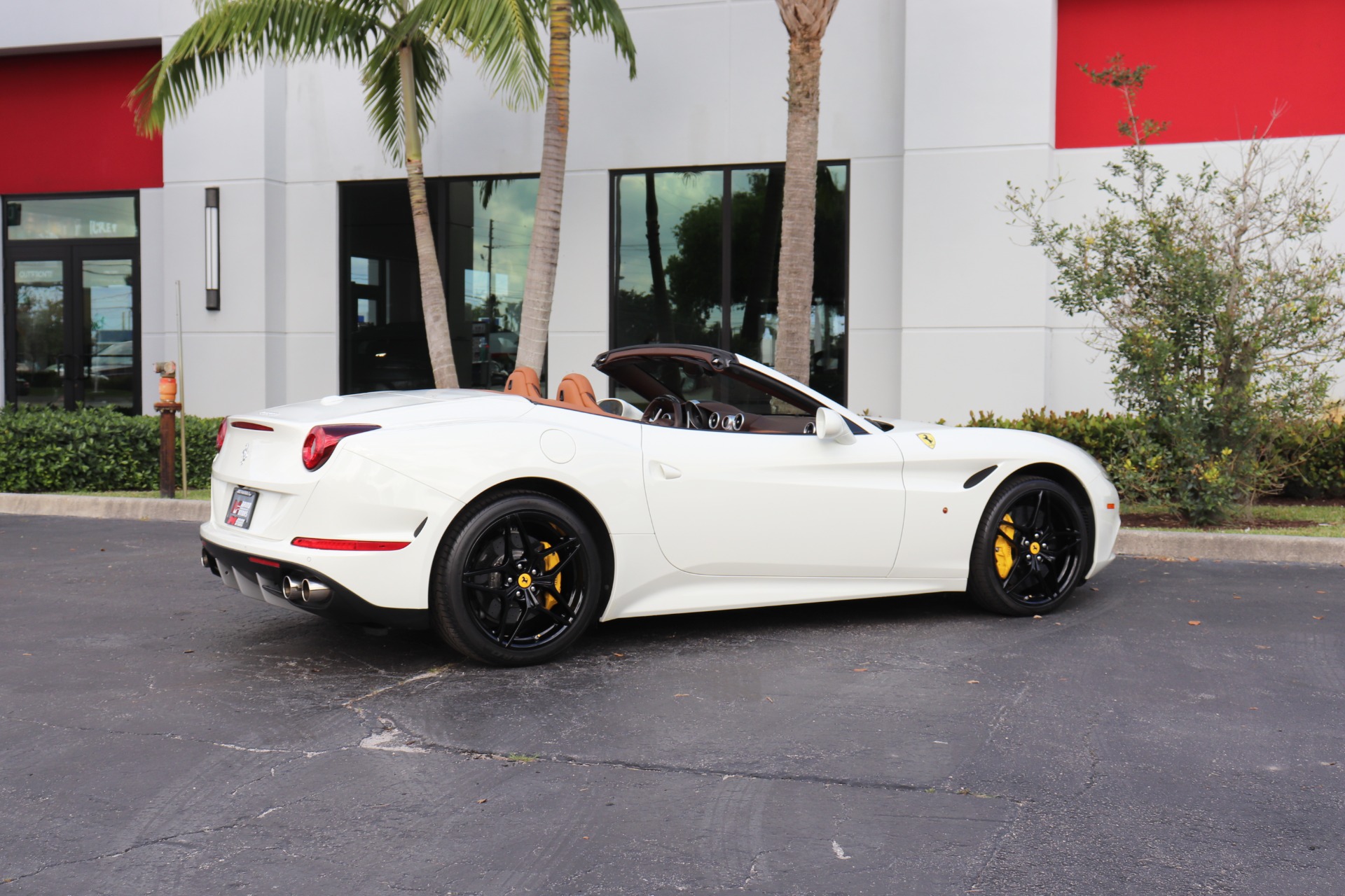 Used-2016-Ferrari-California-T