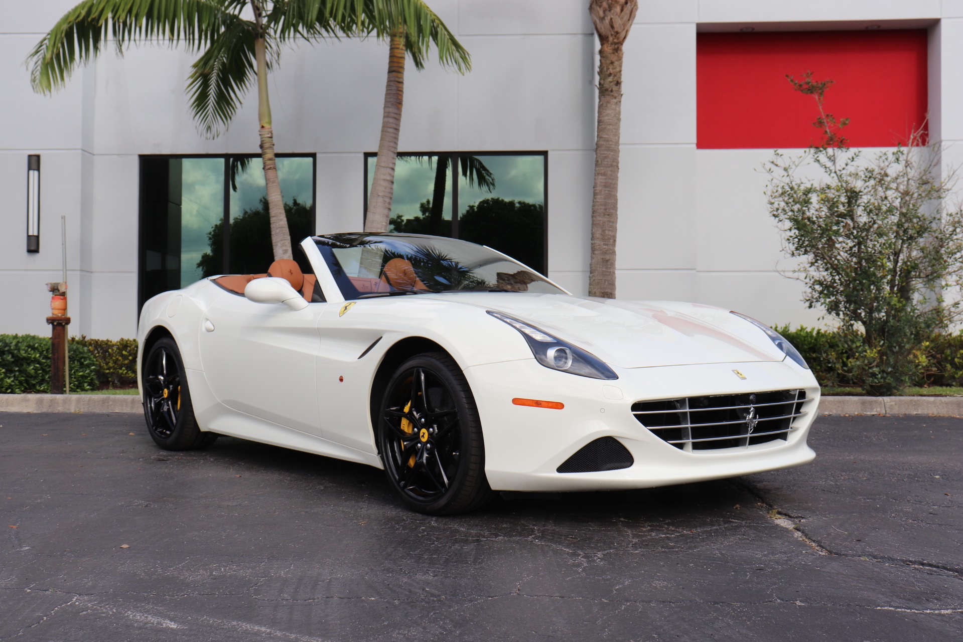 Used-2016-Ferrari-California-T