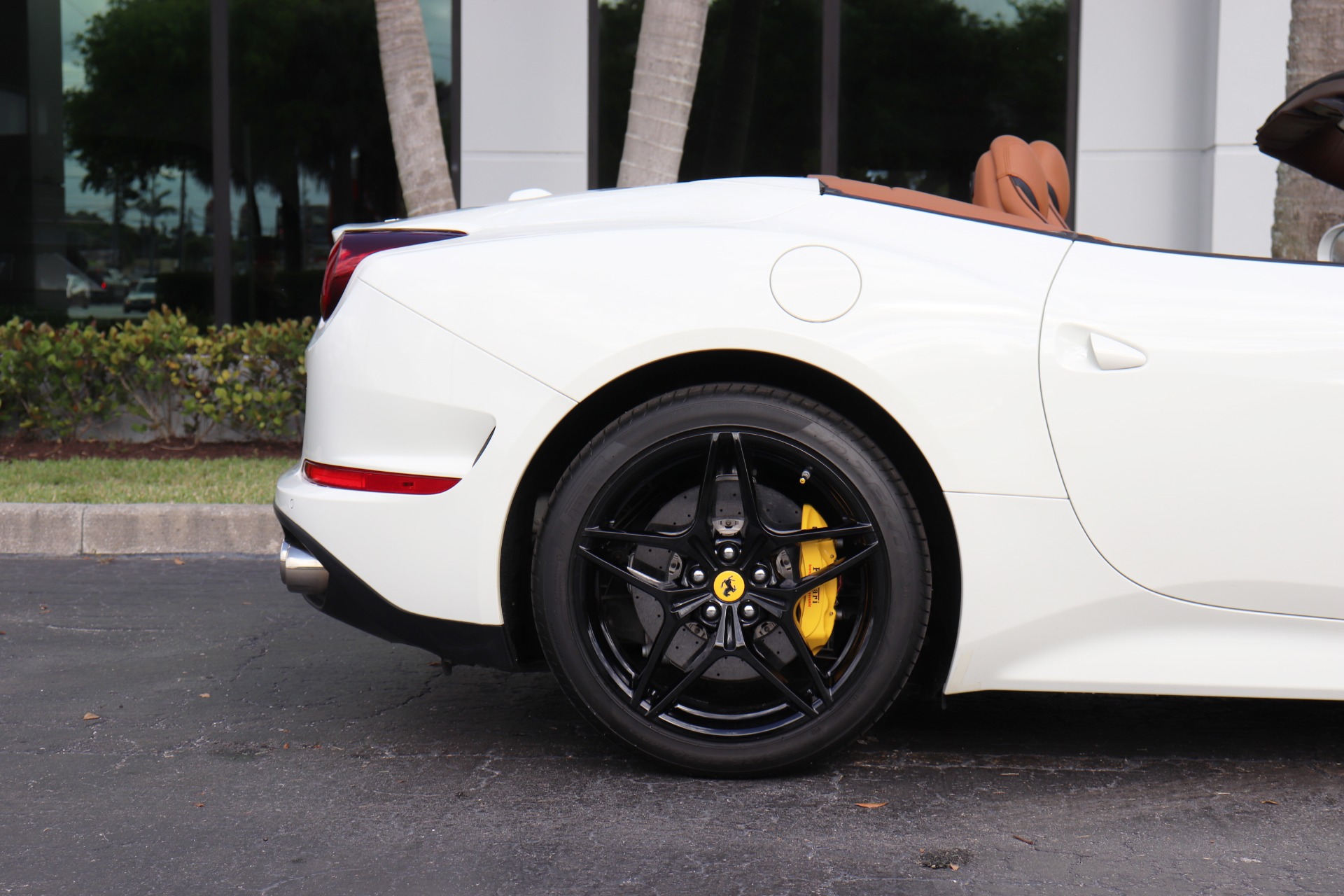 Used-2016-Ferrari-California-T