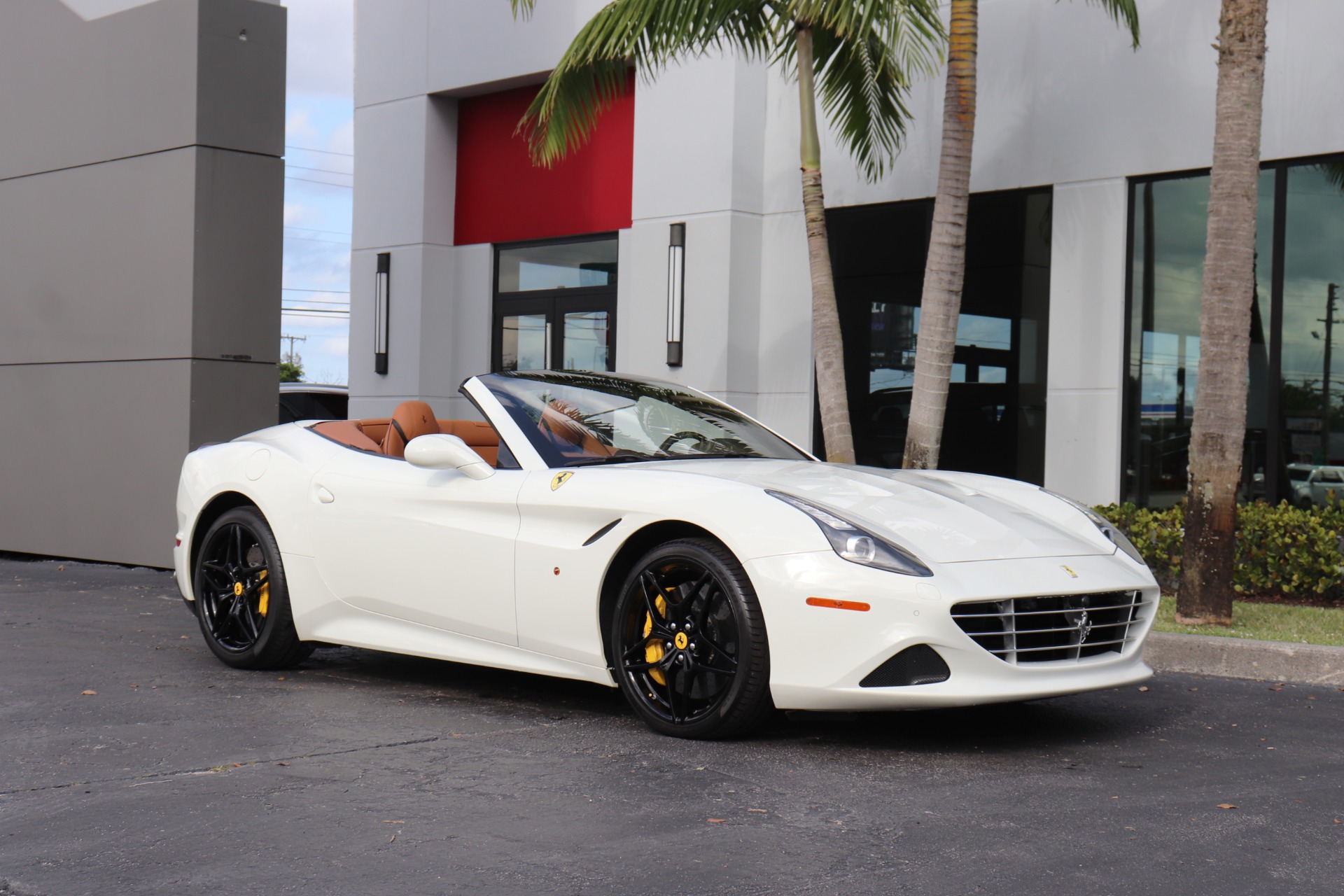 Used-2016-Ferrari-California-T