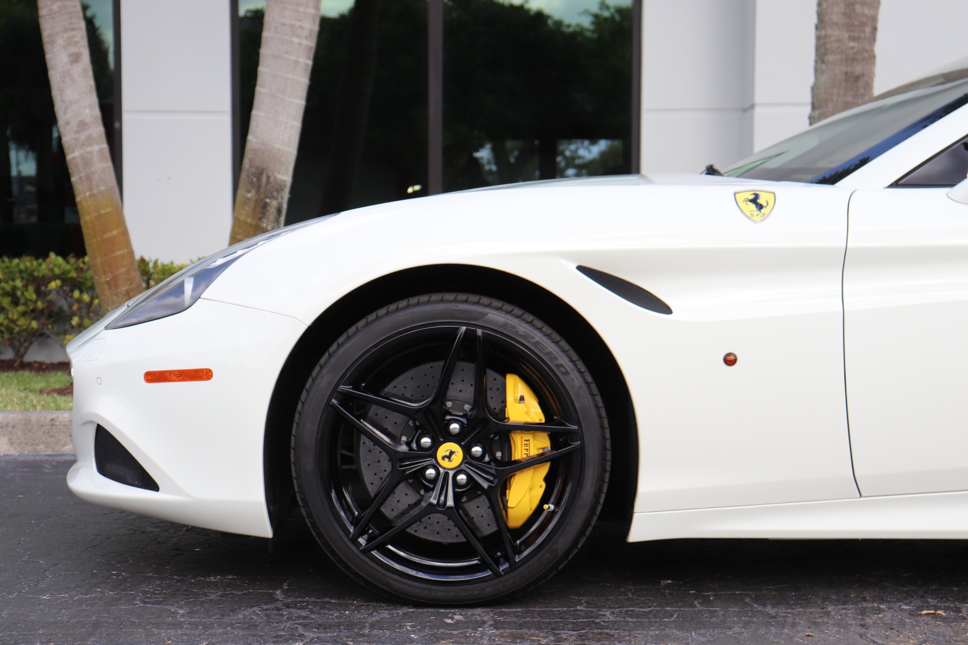 Used-2016-Ferrari-California-T