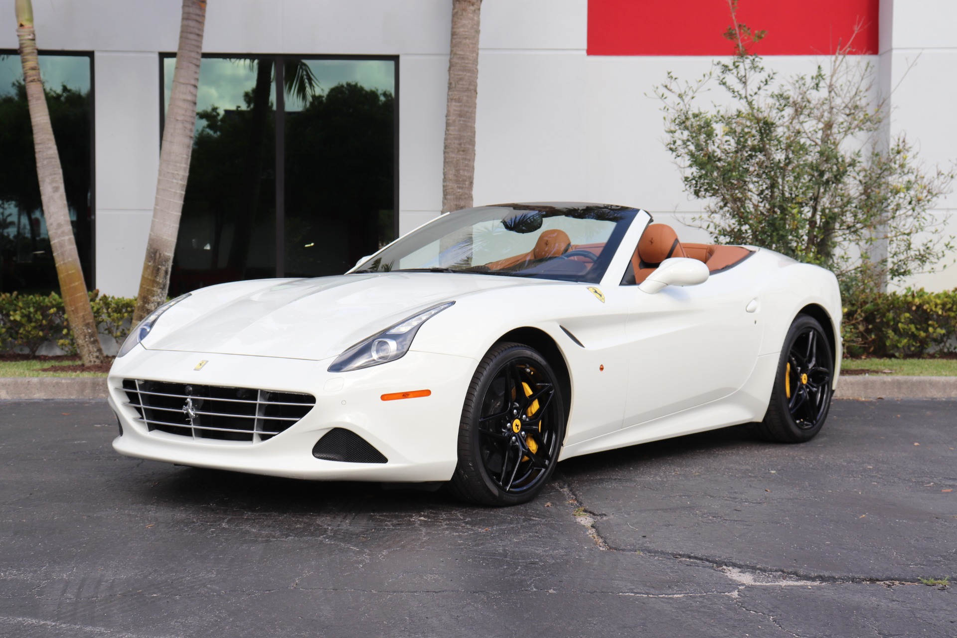 Used-2016-Ferrari-California-T
