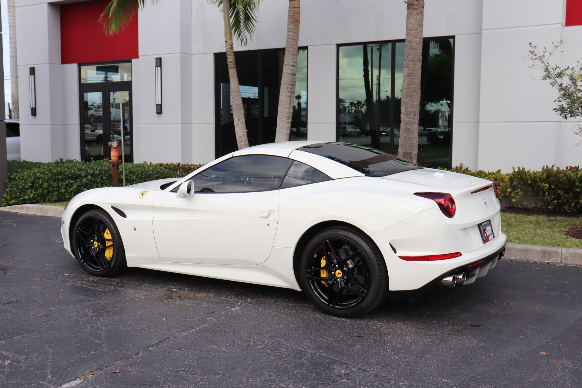 Used-2016-Ferrari-California-T