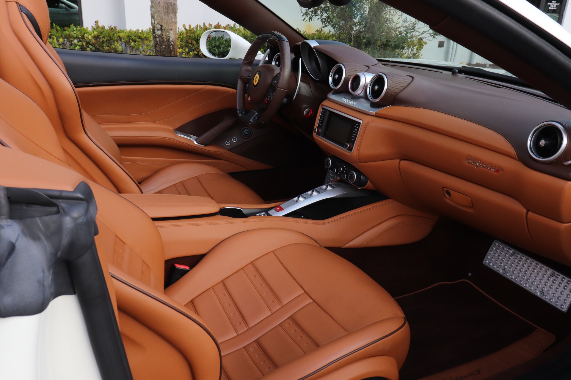 Used-2016-Ferrari-California-T