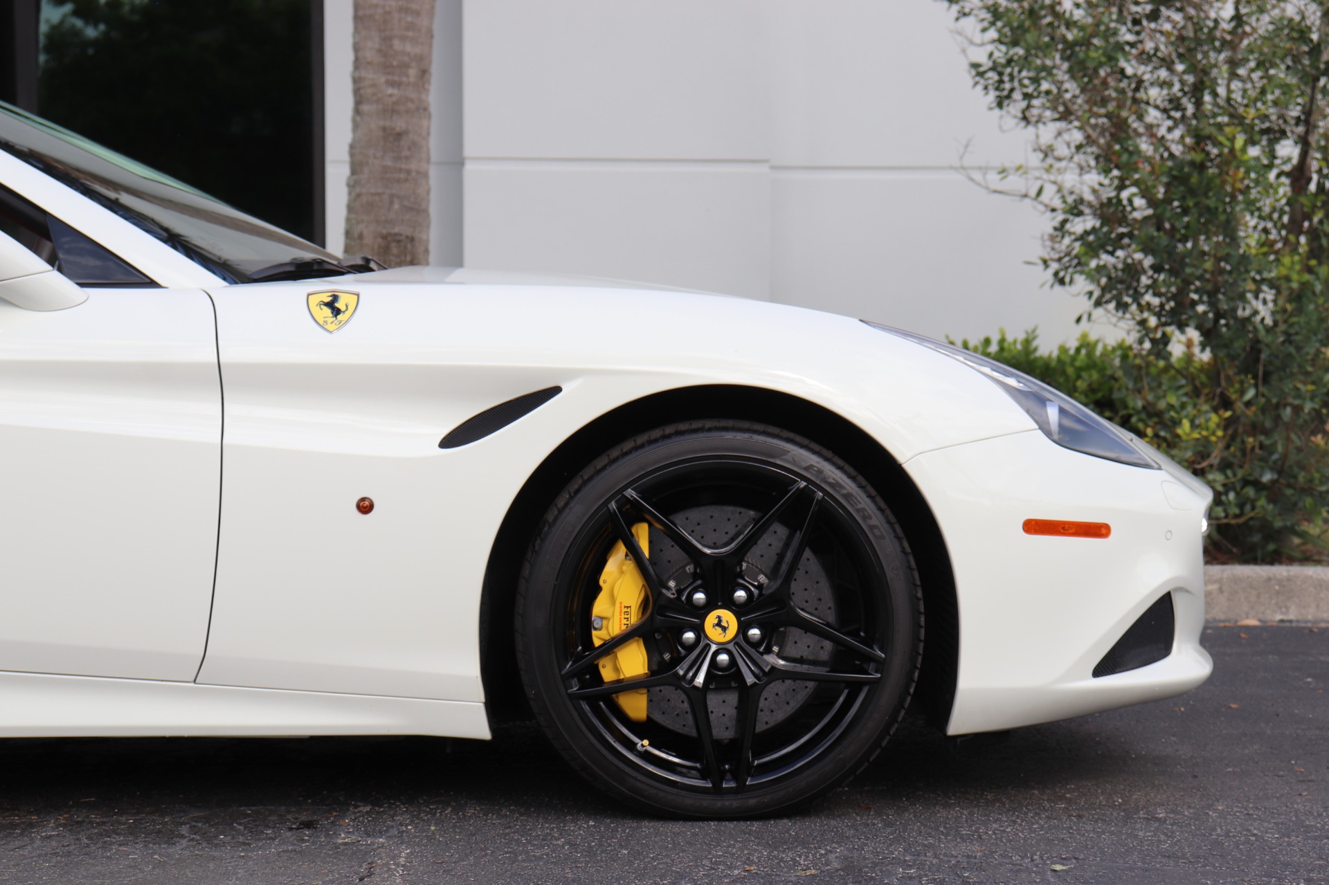 Used-2016-Ferrari-California-T