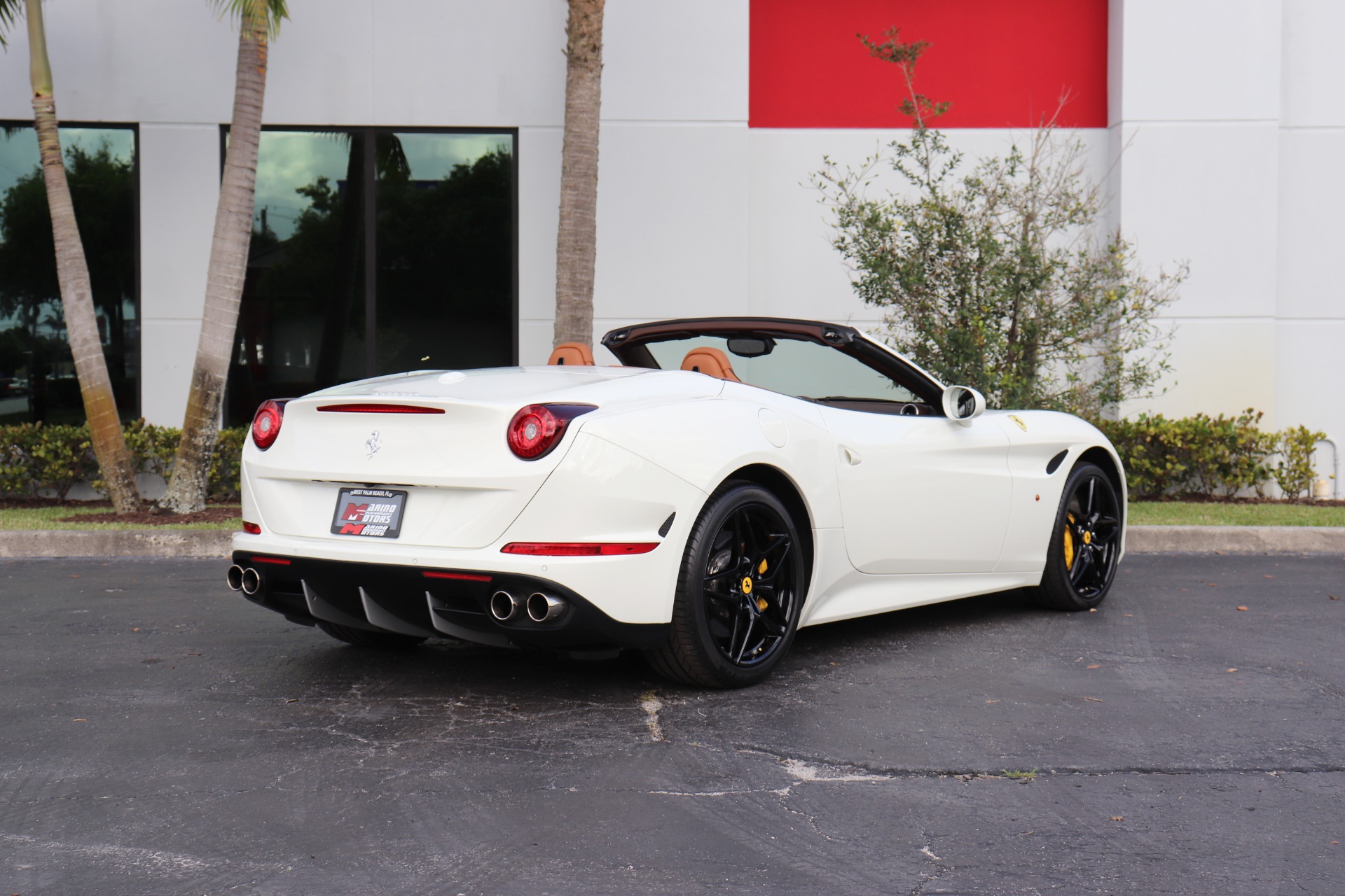 Used-2016-Ferrari-California-T