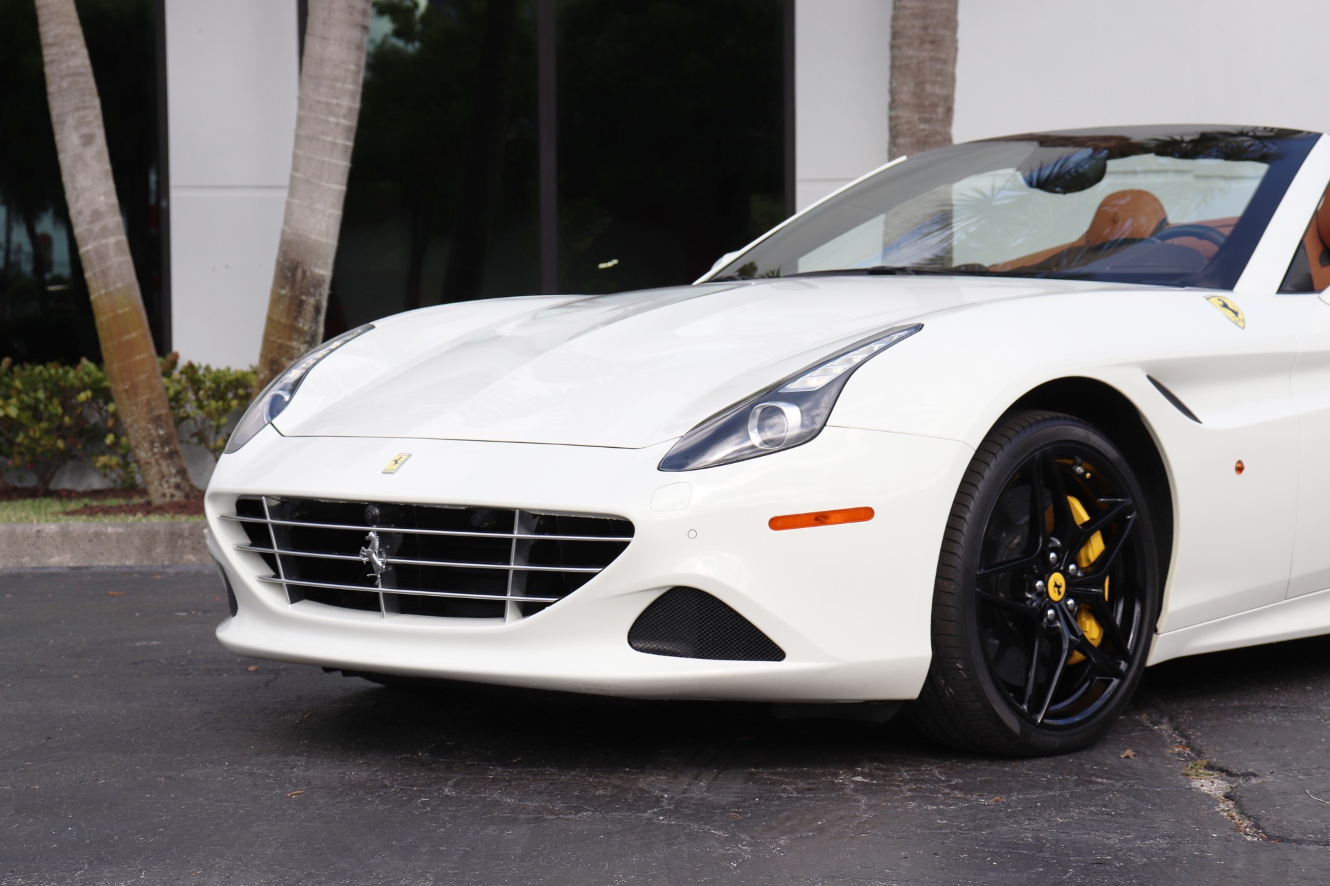 Used-2016-Ferrari-California-T