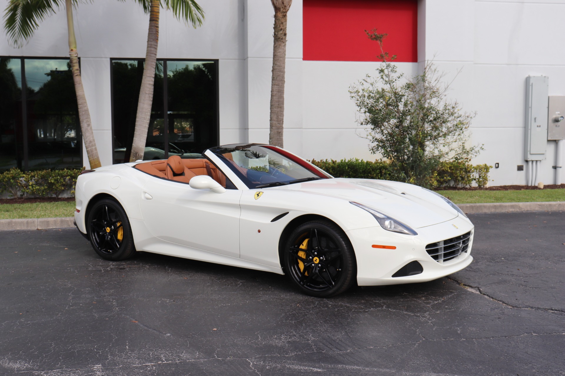 Used-2016-Ferrari-California-T