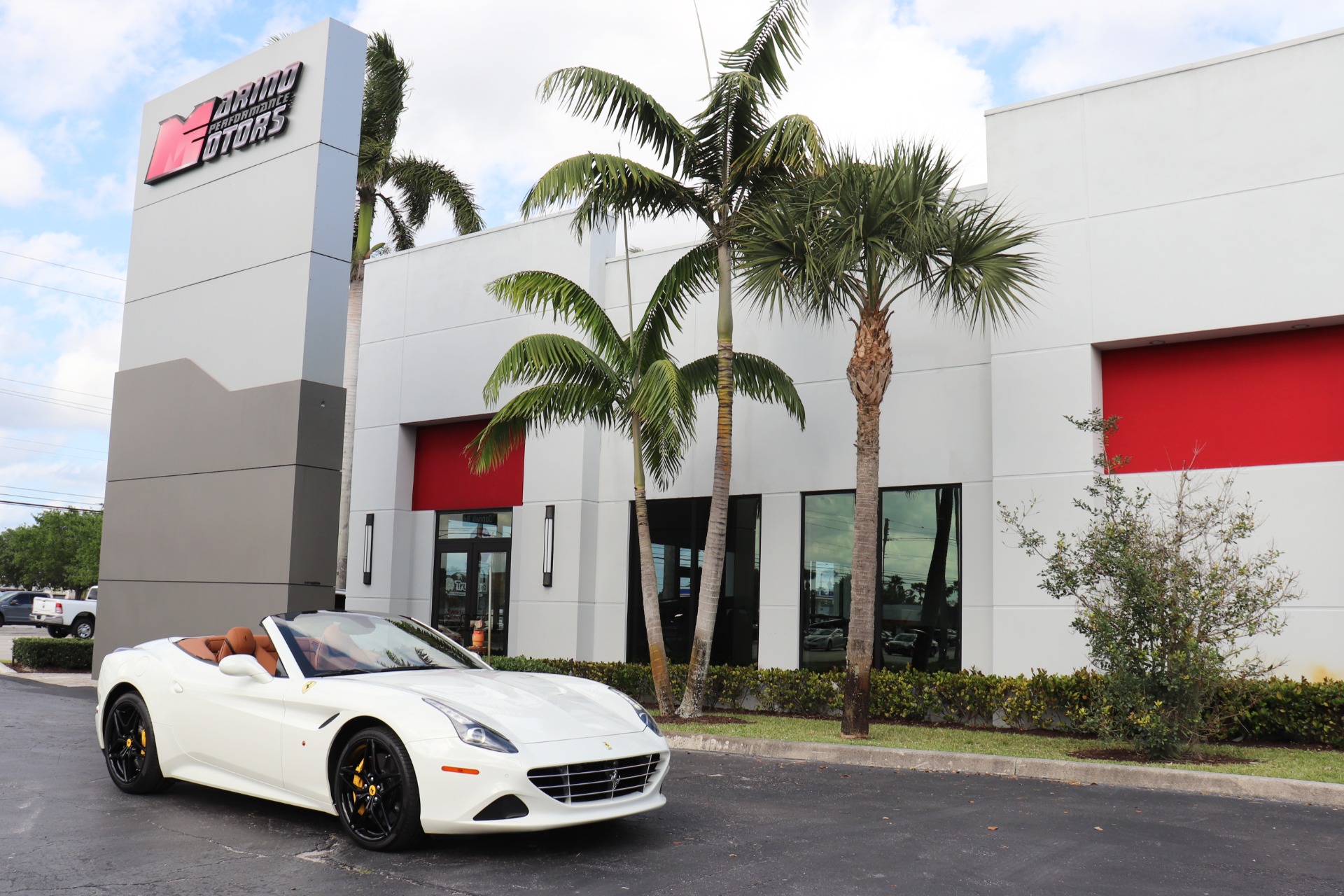 Used-2016-Ferrari-California-T