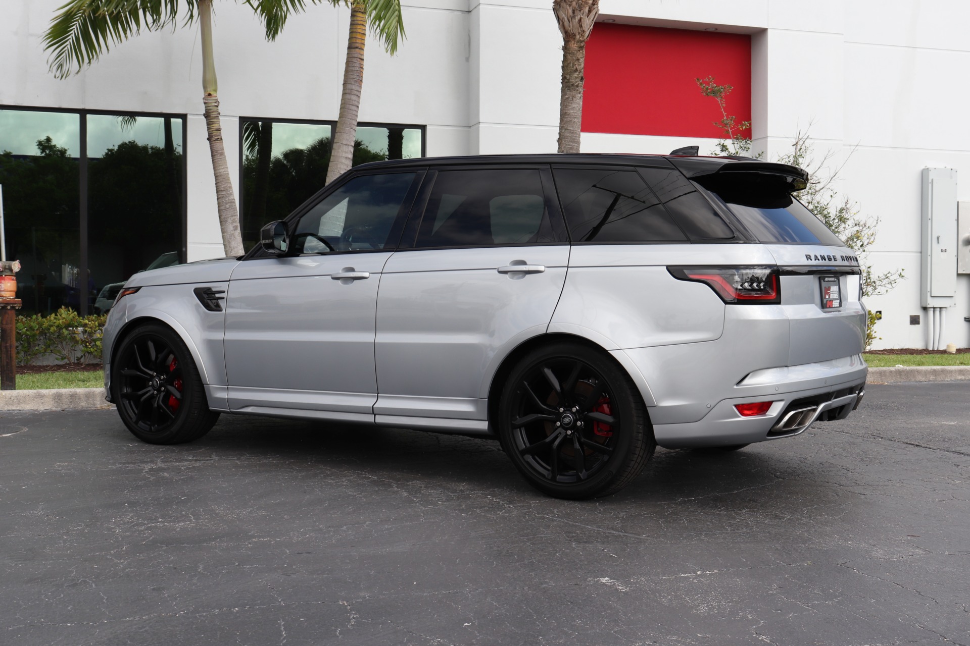 Used-2022-Land-Rover-Range-Rover-Sport-SVR