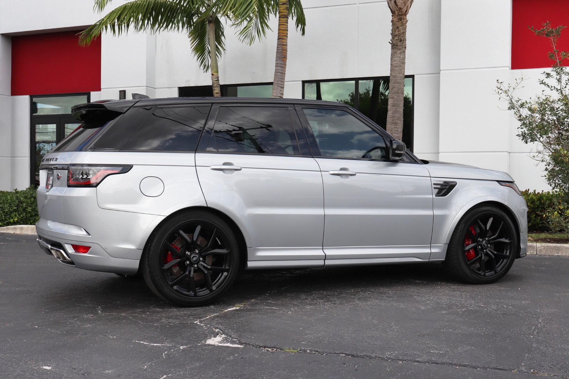 Used-2022-Land-Rover-Range-Rover-Sport-SVR