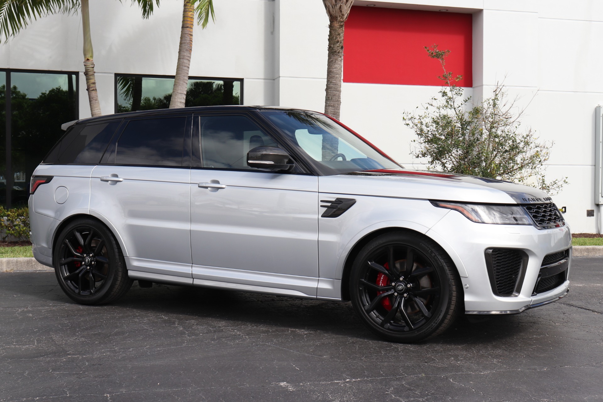 Used-2022-Land-Rover-Range-Rover-Sport-SVR