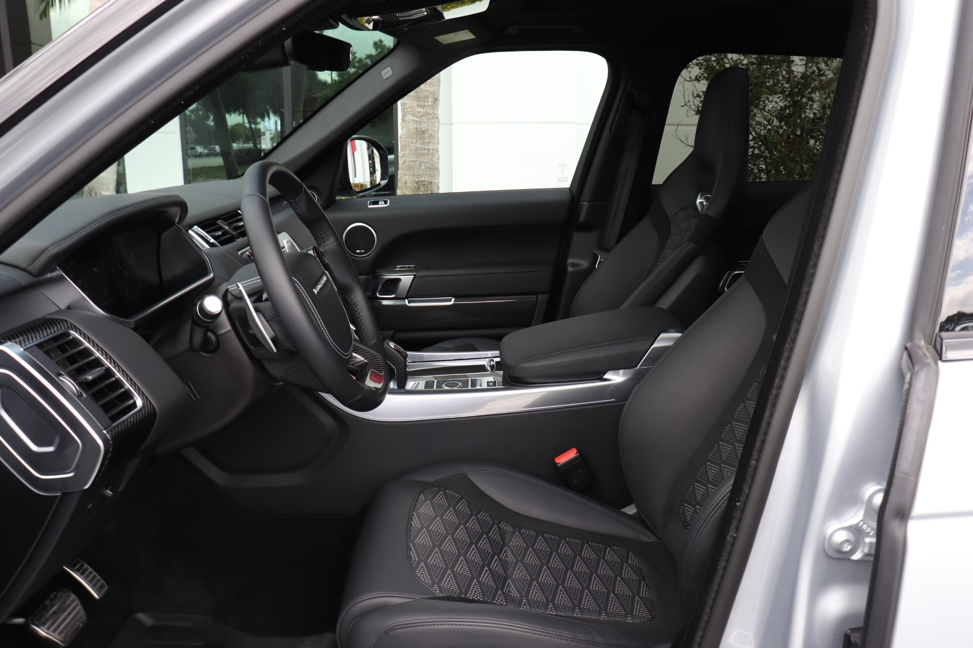 Used-2022-Land-Rover-Range-Rover-Sport-SVR