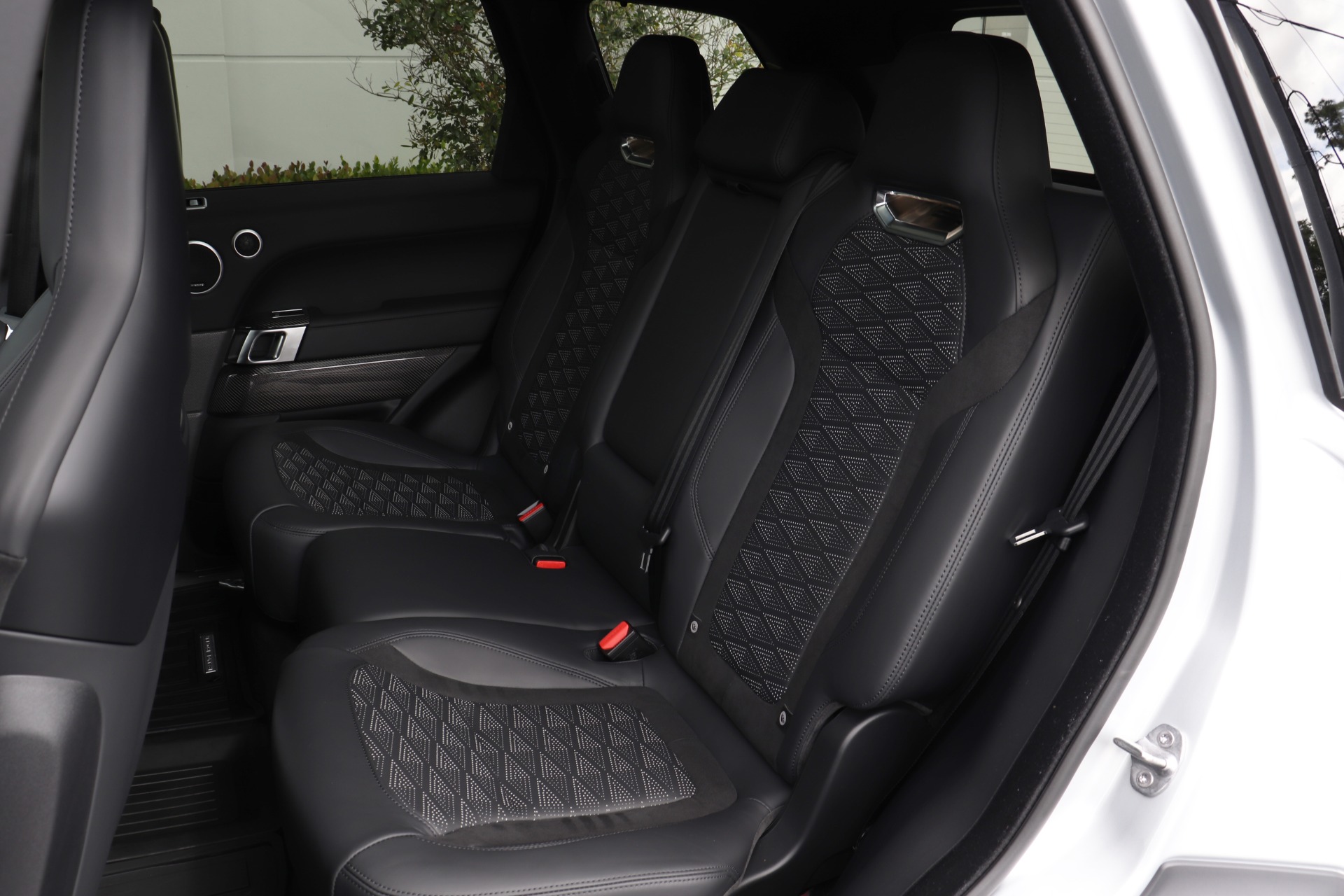 Used-2022-Land-Rover-Range-Rover-Sport-SVR