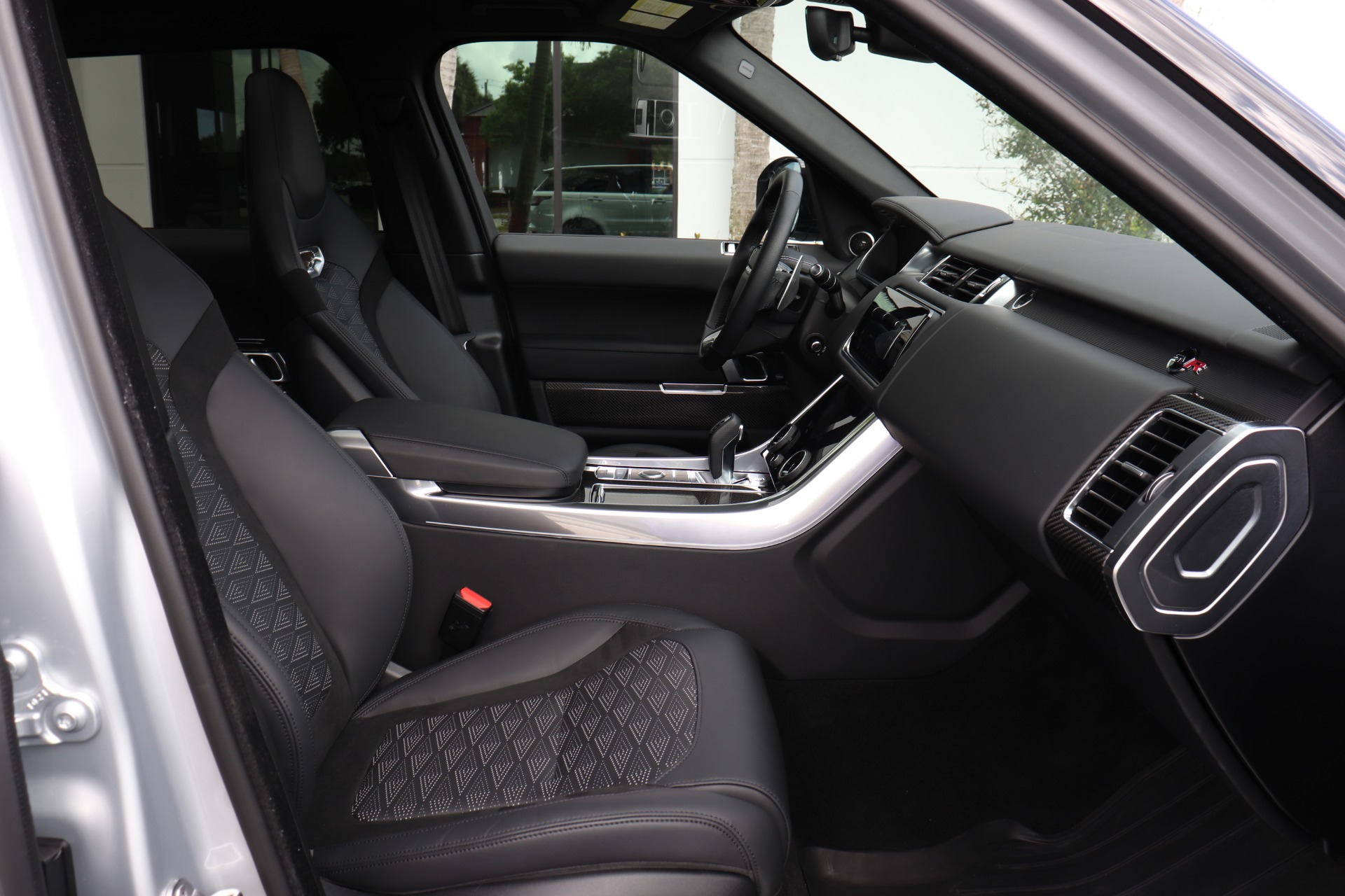 Used-2022-Land-Rover-Range-Rover-Sport-SVR