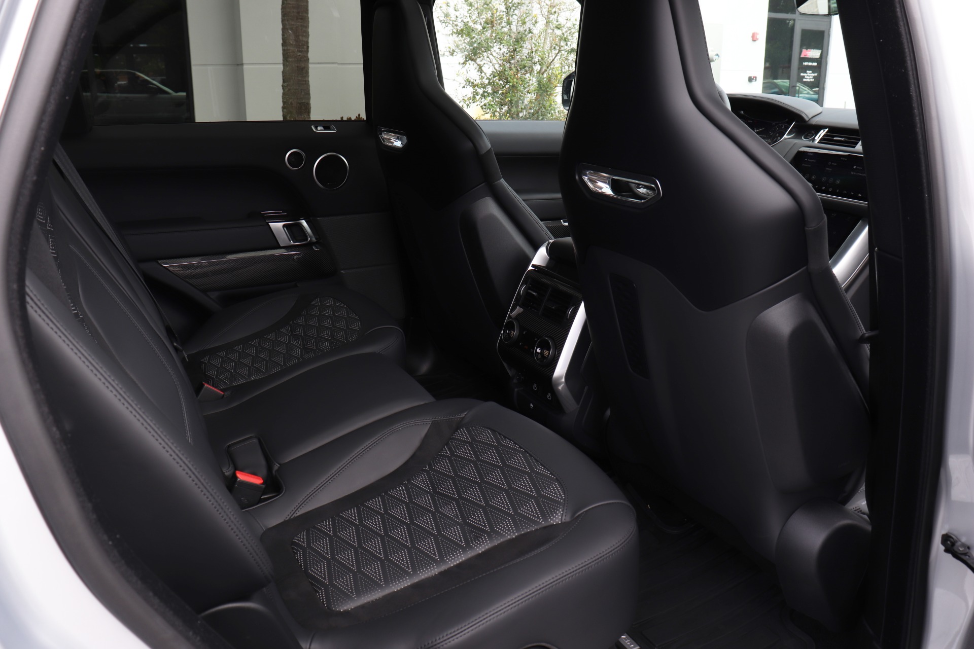 Used-2022-Land-Rover-Range-Rover-Sport-SVR