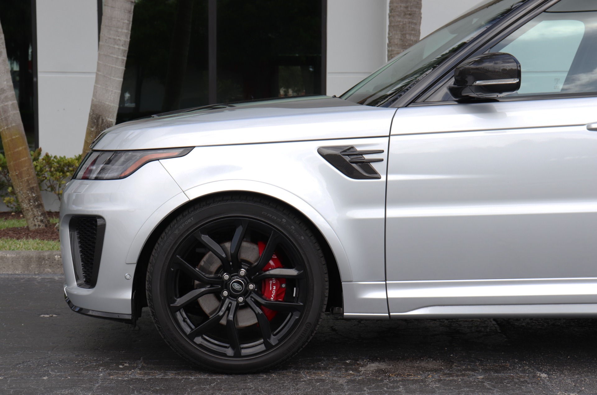 Used-2022-Land-Rover-Range-Rover-Sport-SVR