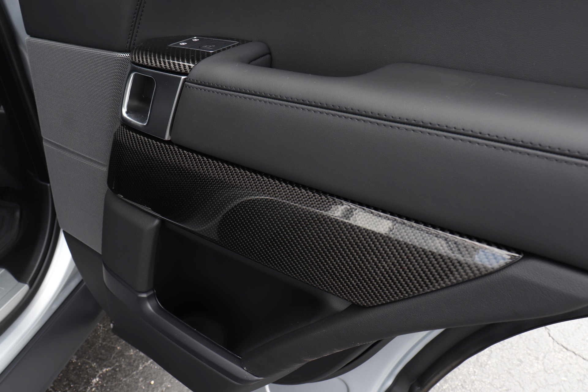Used-2022-Land-Rover-Range-Rover-Sport-SVR