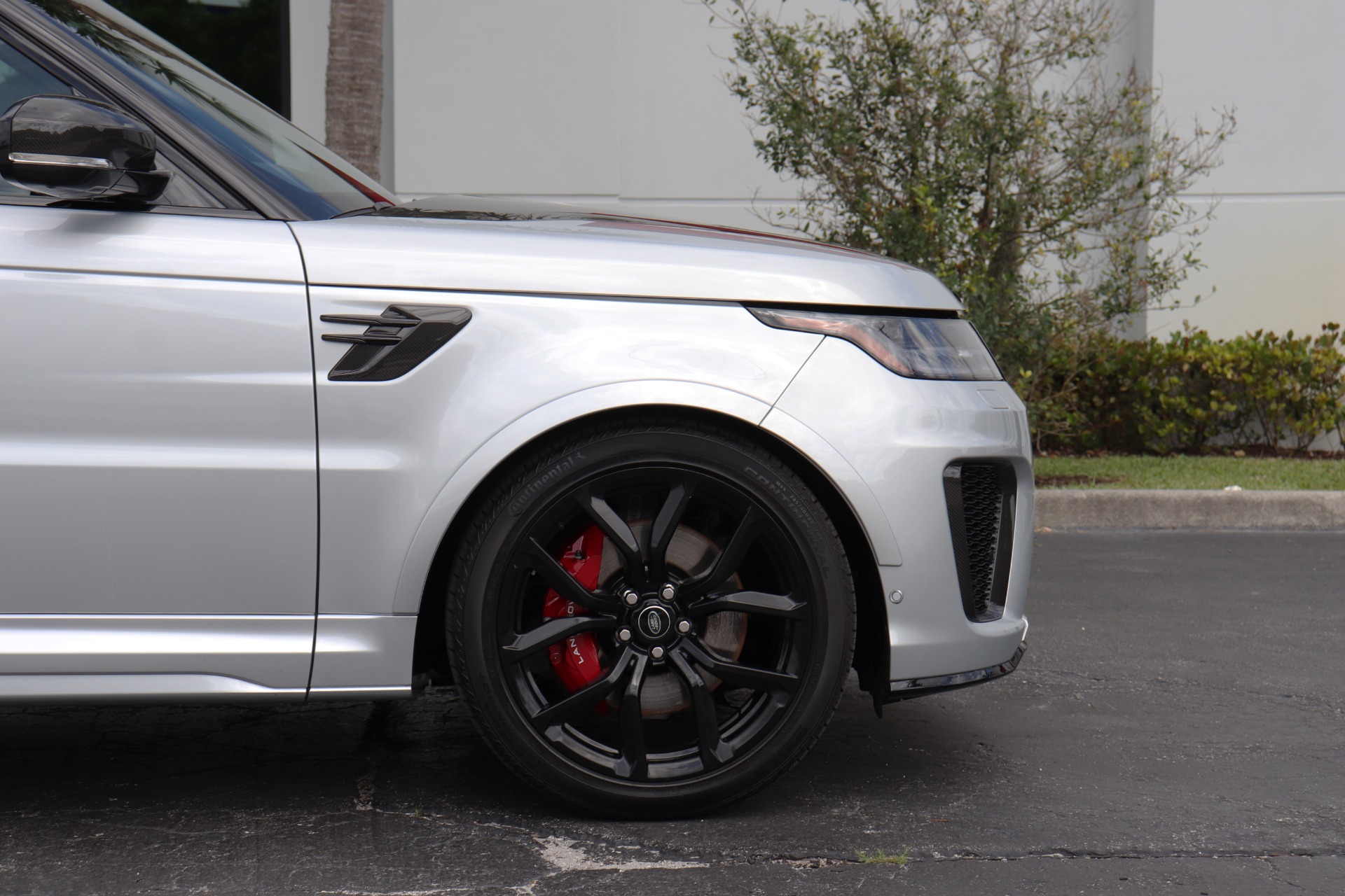 Used-2022-Land-Rover-Range-Rover-Sport-SVR