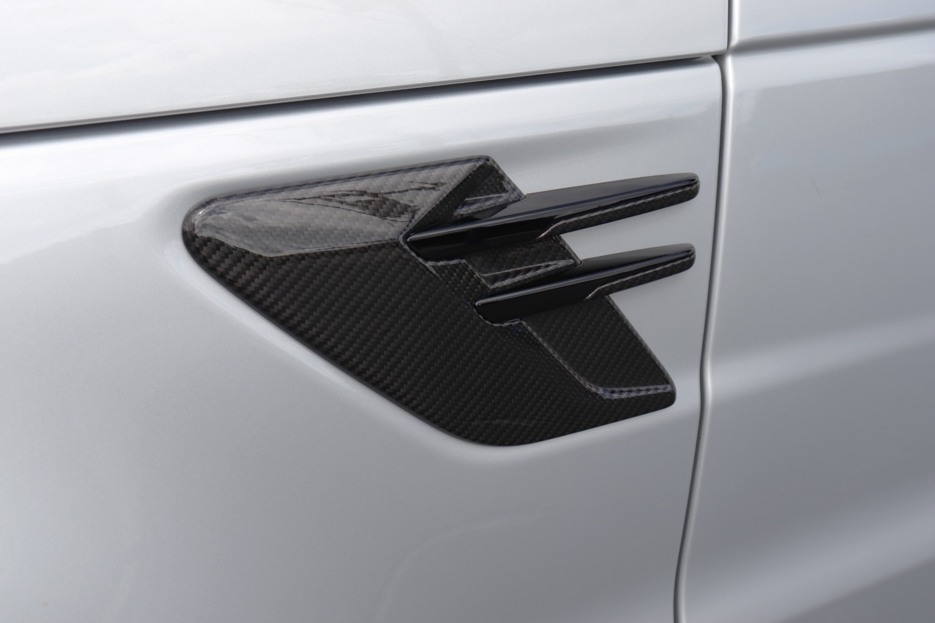 Used-2022-Land-Rover-Range-Rover-Sport-SVR