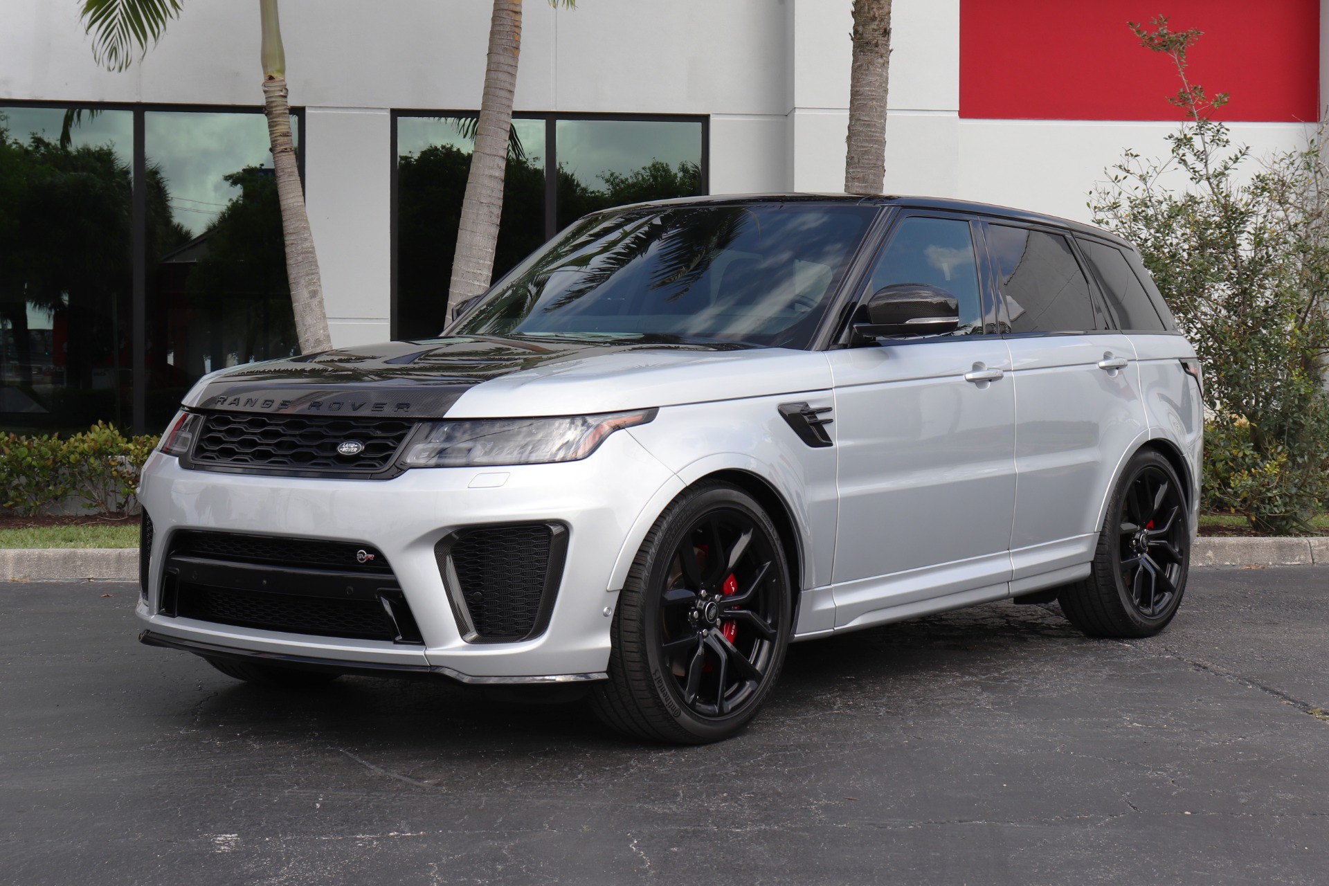 Used-2022-Land-Rover-Range-Rover-Sport-SVR