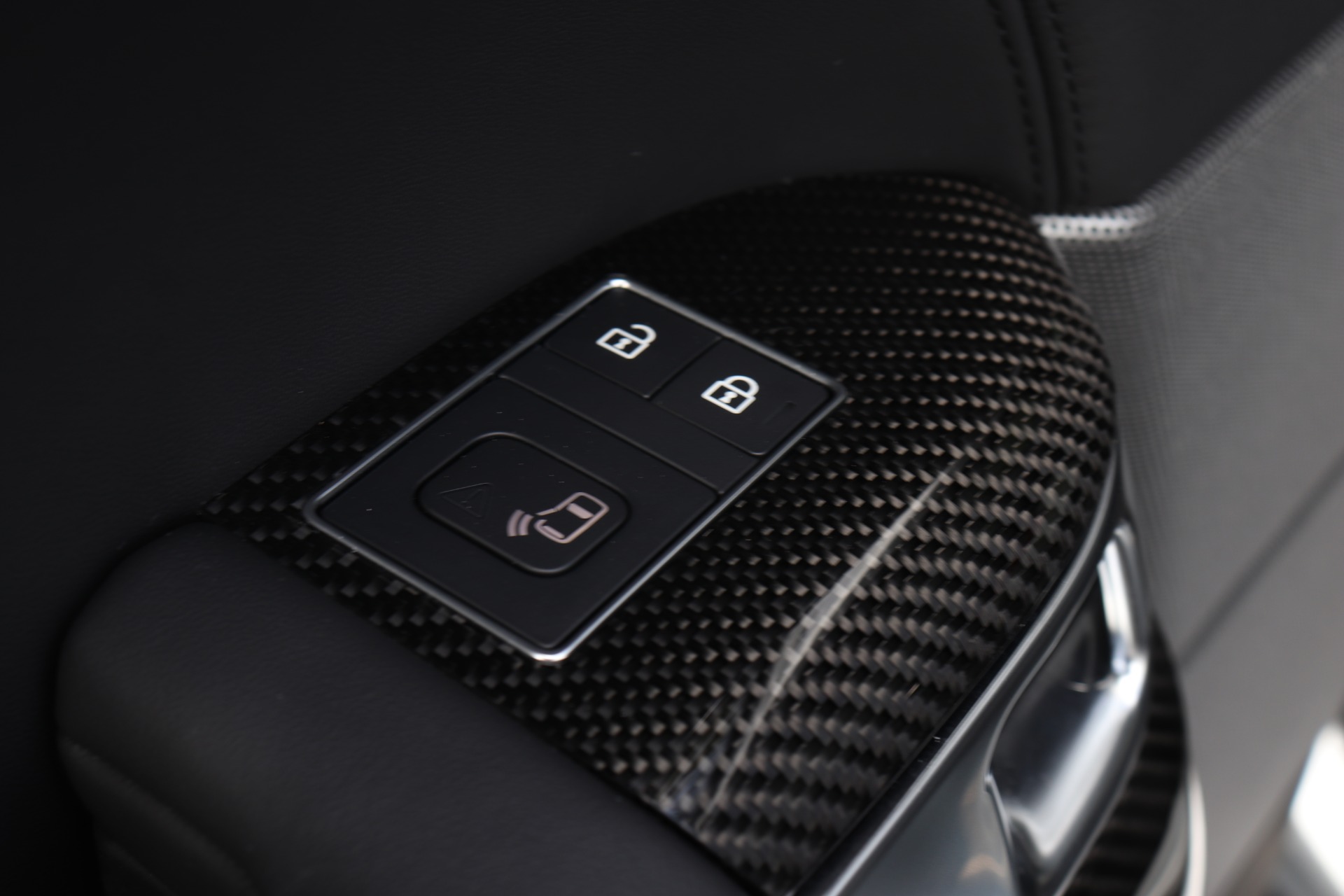 Used-2022-Land-Rover-Range-Rover-Sport-SVR
