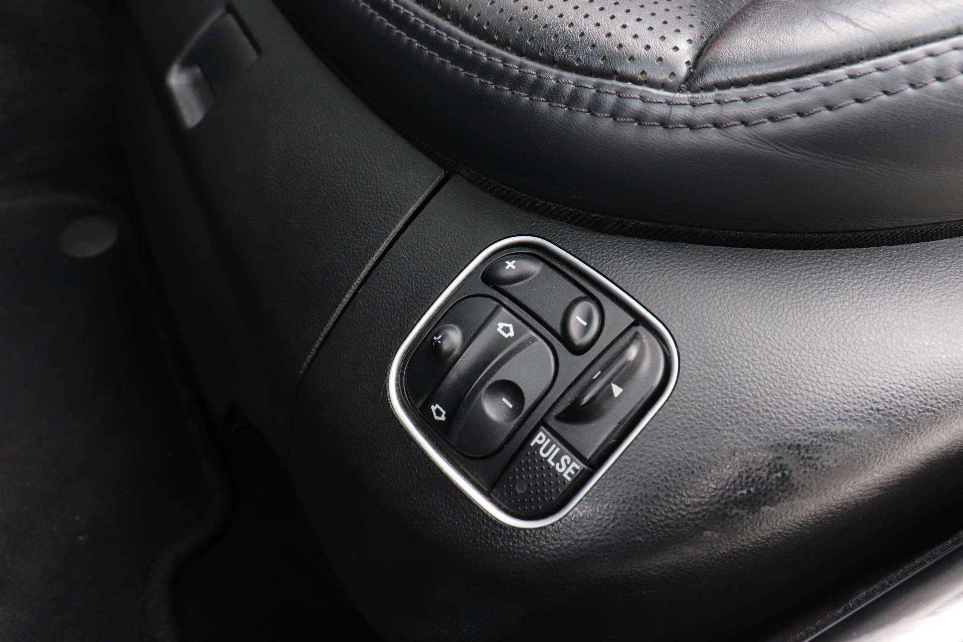 Used-2011-Mercedes-Benz-SL-Class-SL-63-AMG