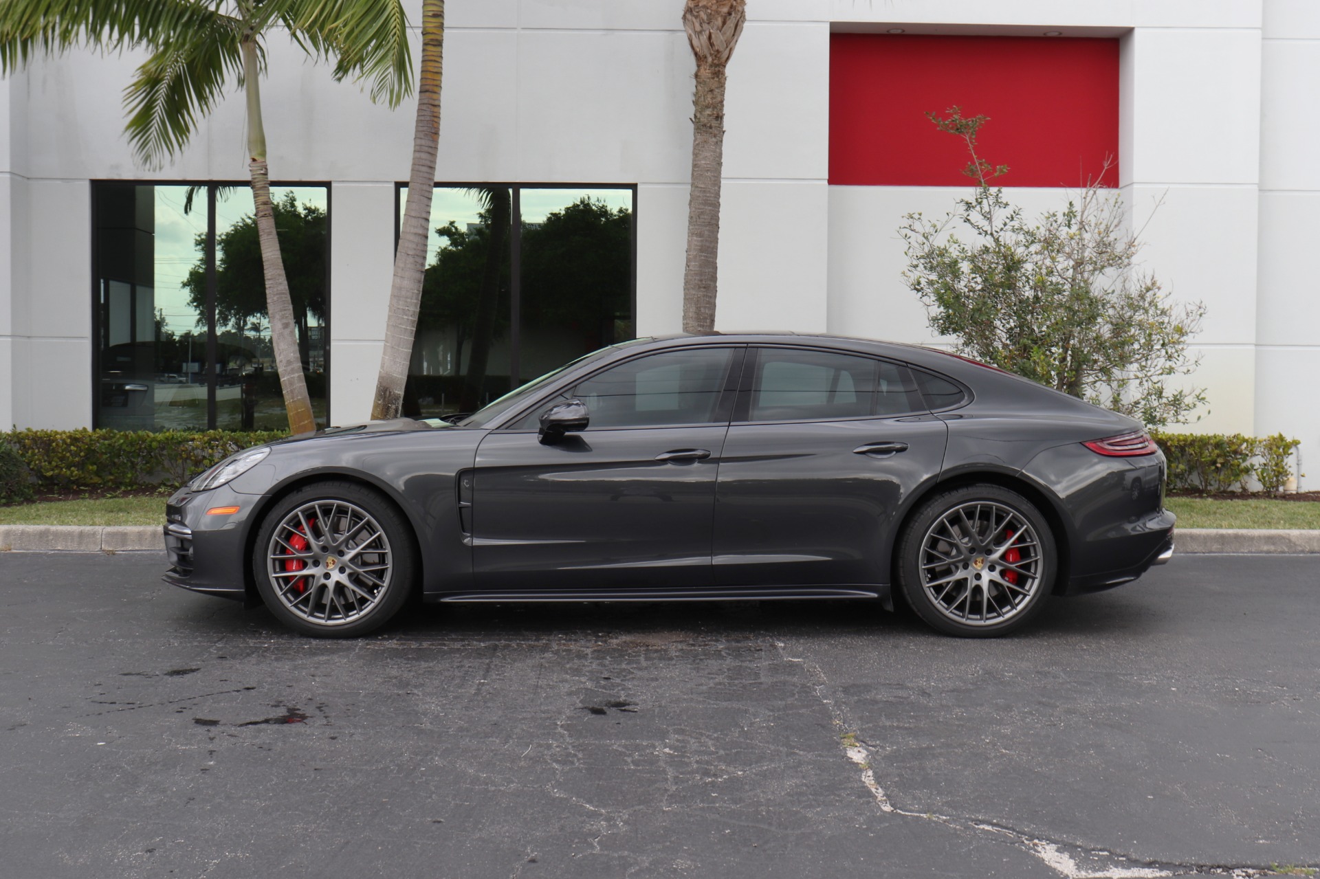 Used-2018-Porsche-Panamera-Turbo