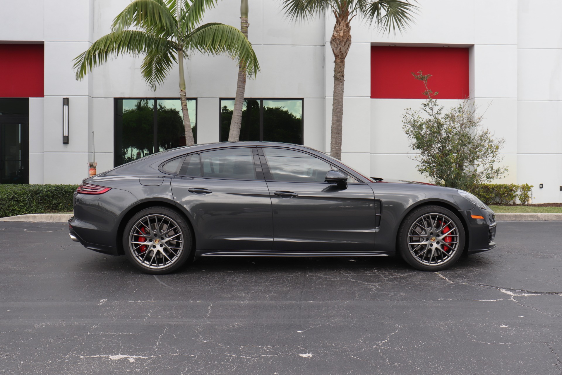 Used-2018-Porsche-Panamera-Turbo