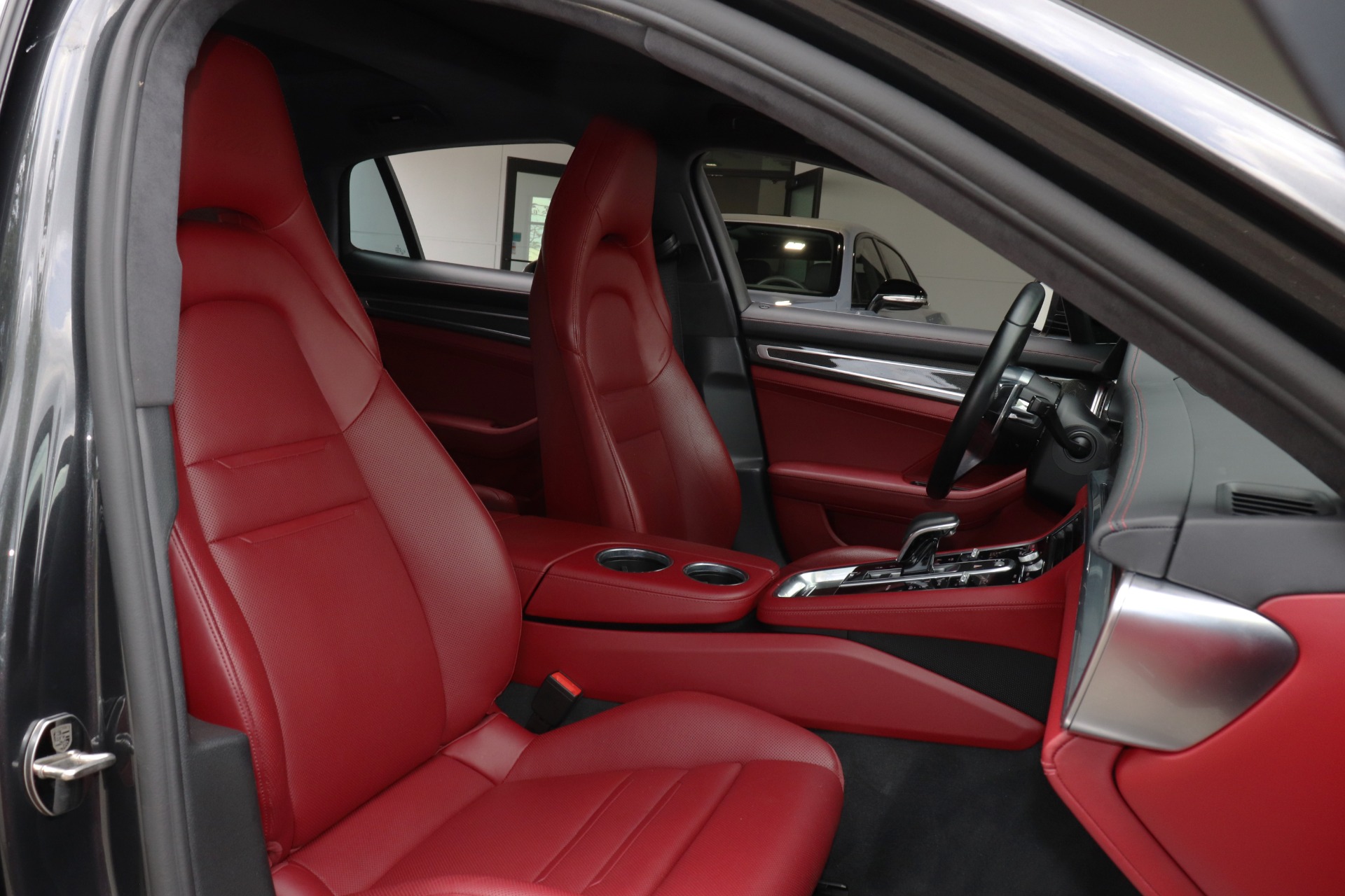 Used-2018-Porsche-Panamera-Turbo