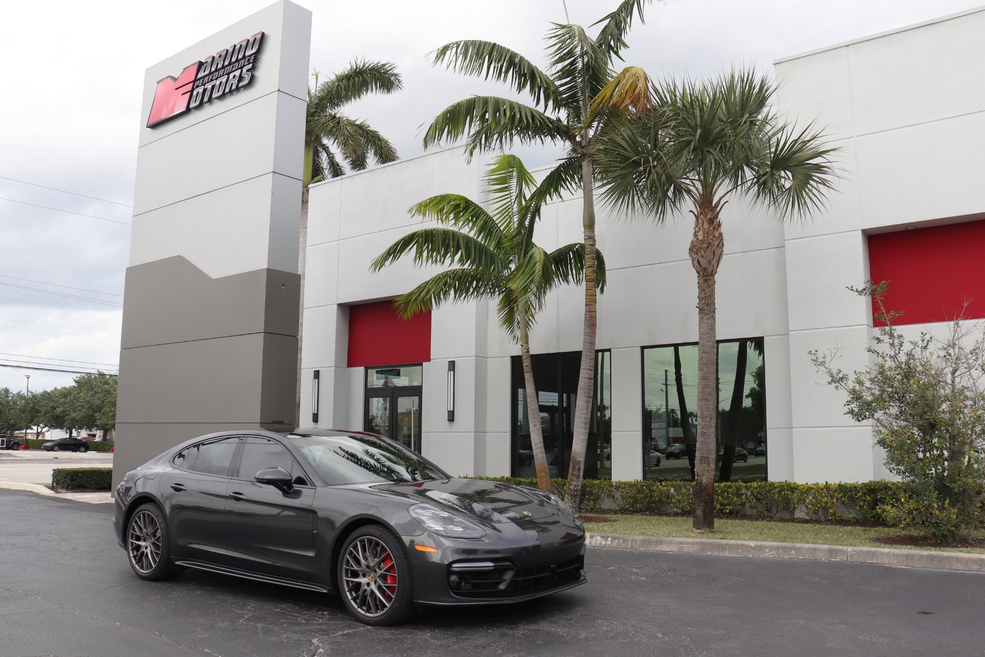 Used-2018-Porsche-Panamera-Turbo