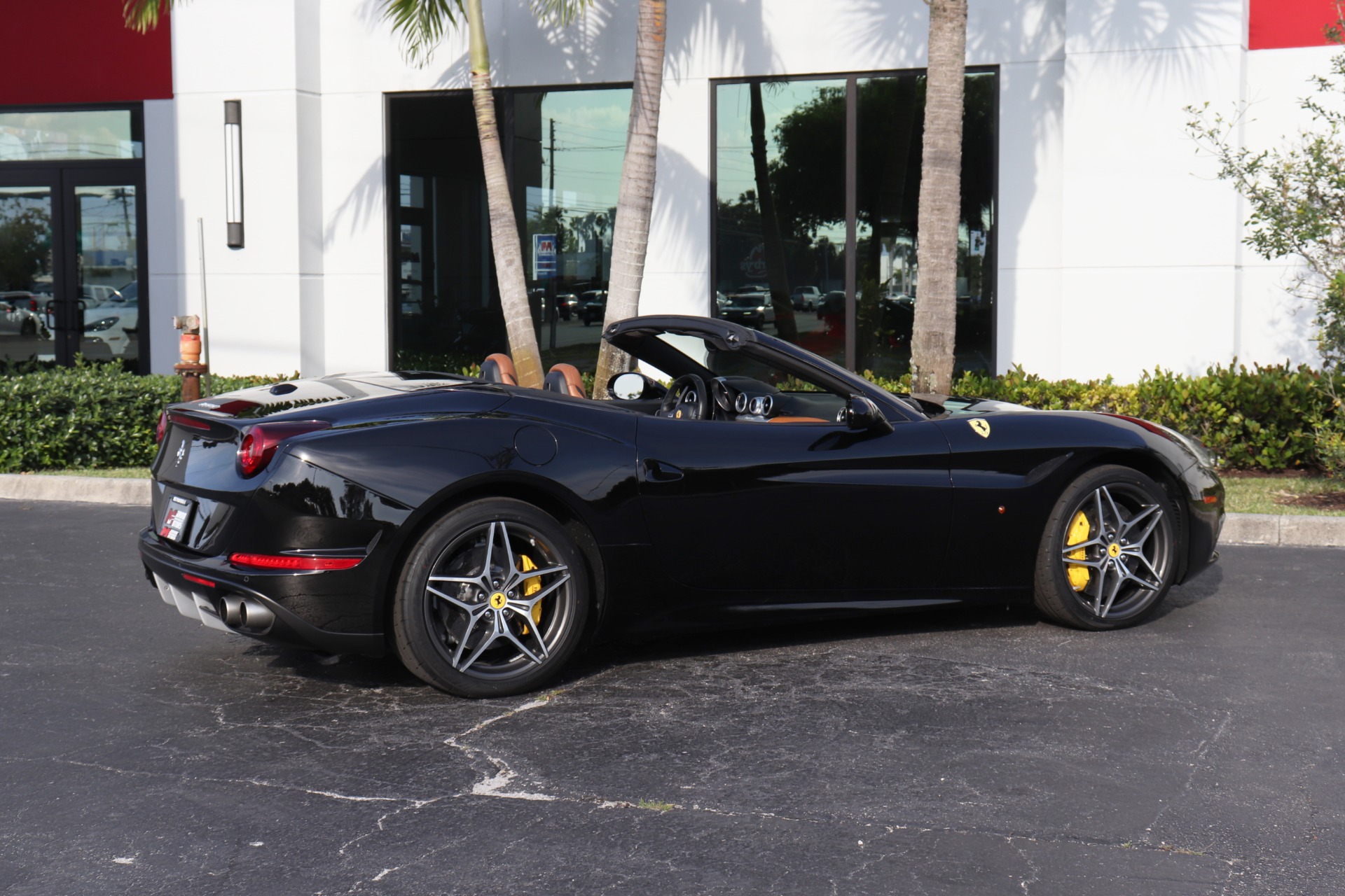 Used-2016-Ferrari-California-T