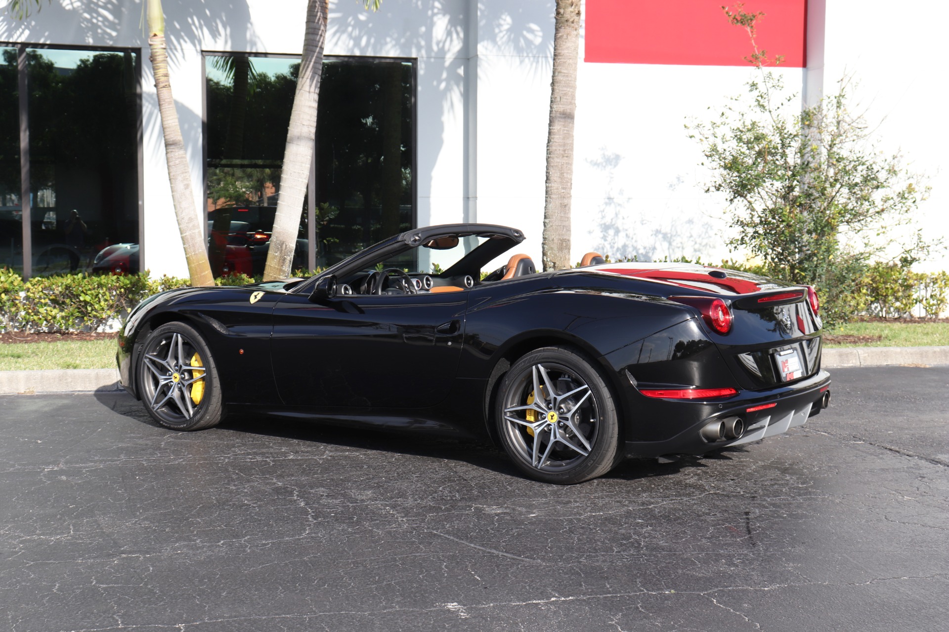 Used-2016-Ferrari-California-T