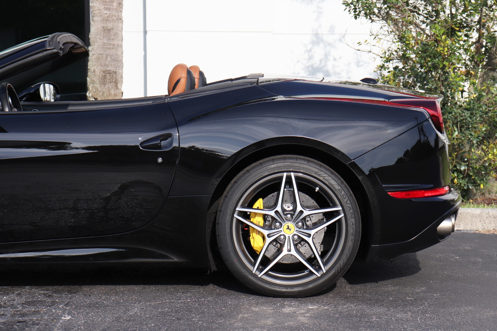Used-2016-Ferrari-California-T