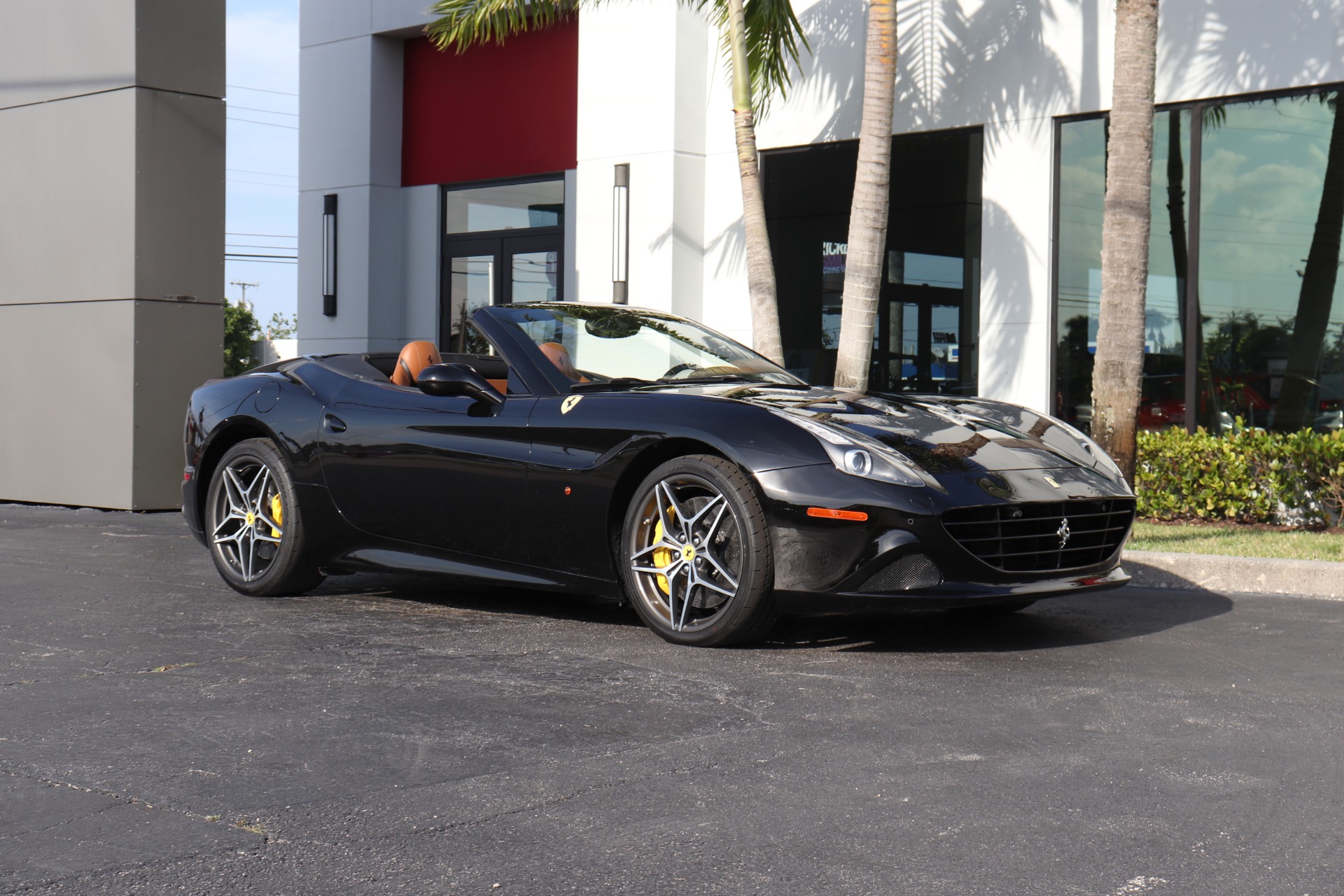 Used-2016-Ferrari-California-T
