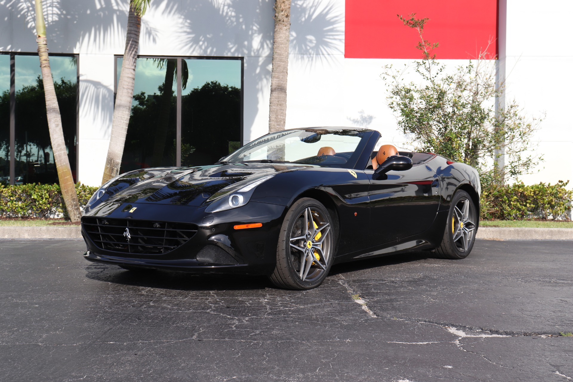 Used-2016-Ferrari-California-T