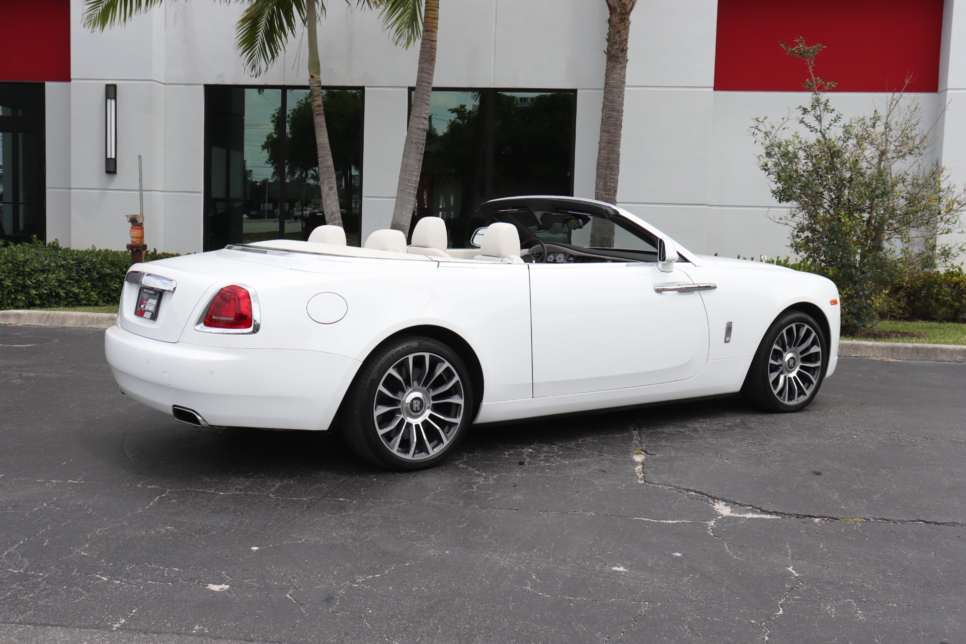 Used-2018-Rolls-Royce-Dawn