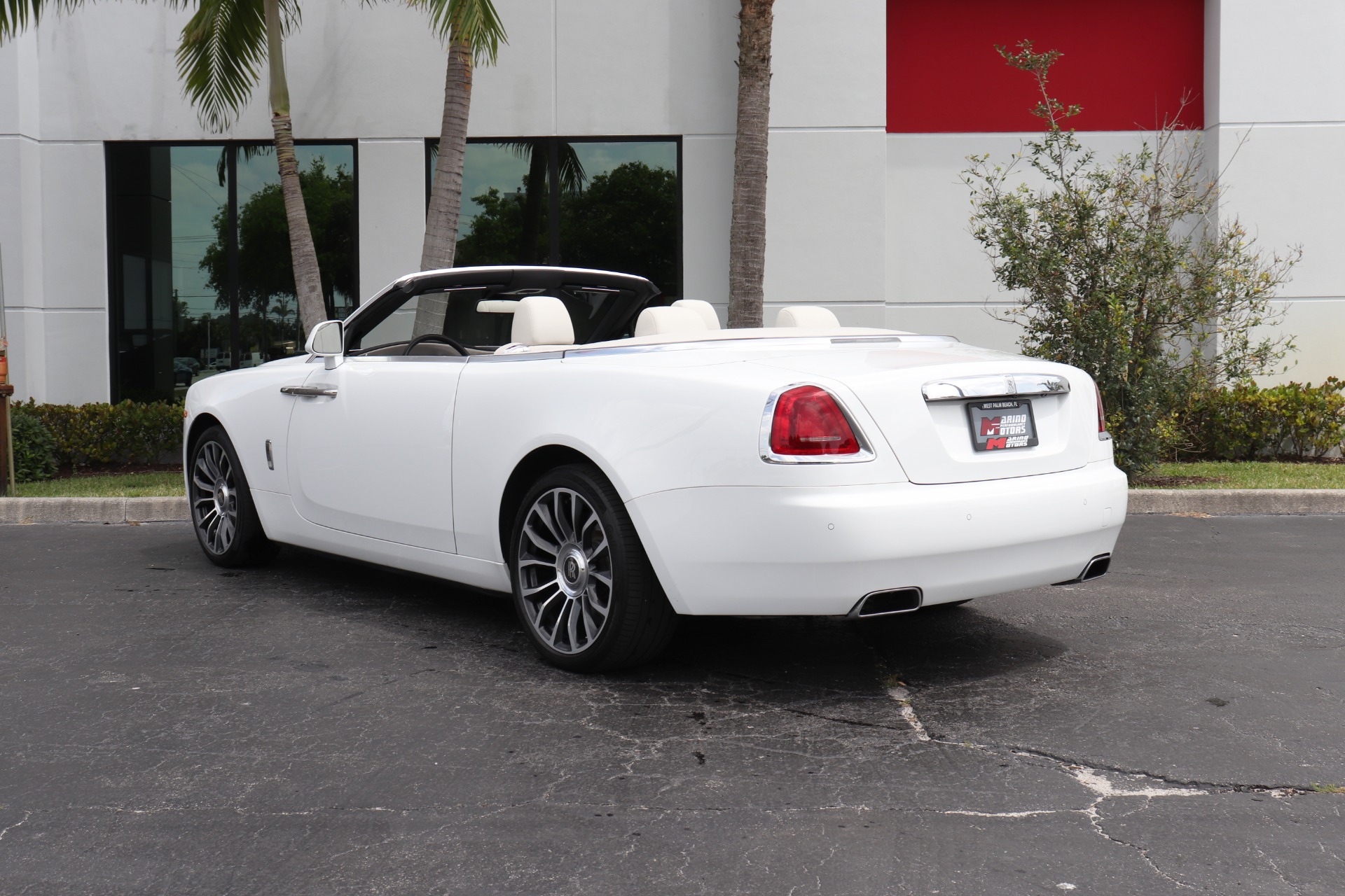 Used-2018-Rolls-Royce-Dawn