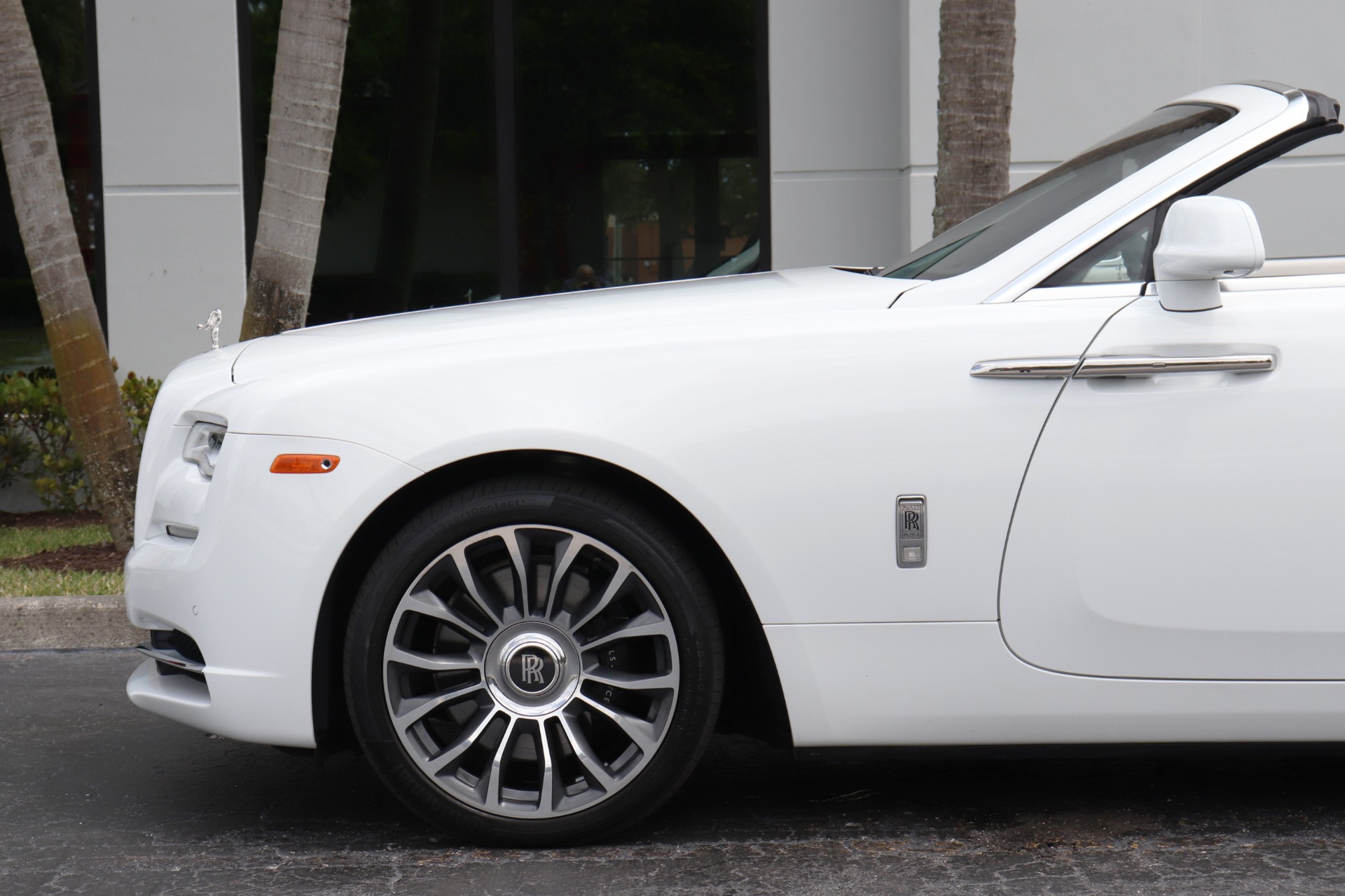 Used-2018-Rolls-Royce-Dawn