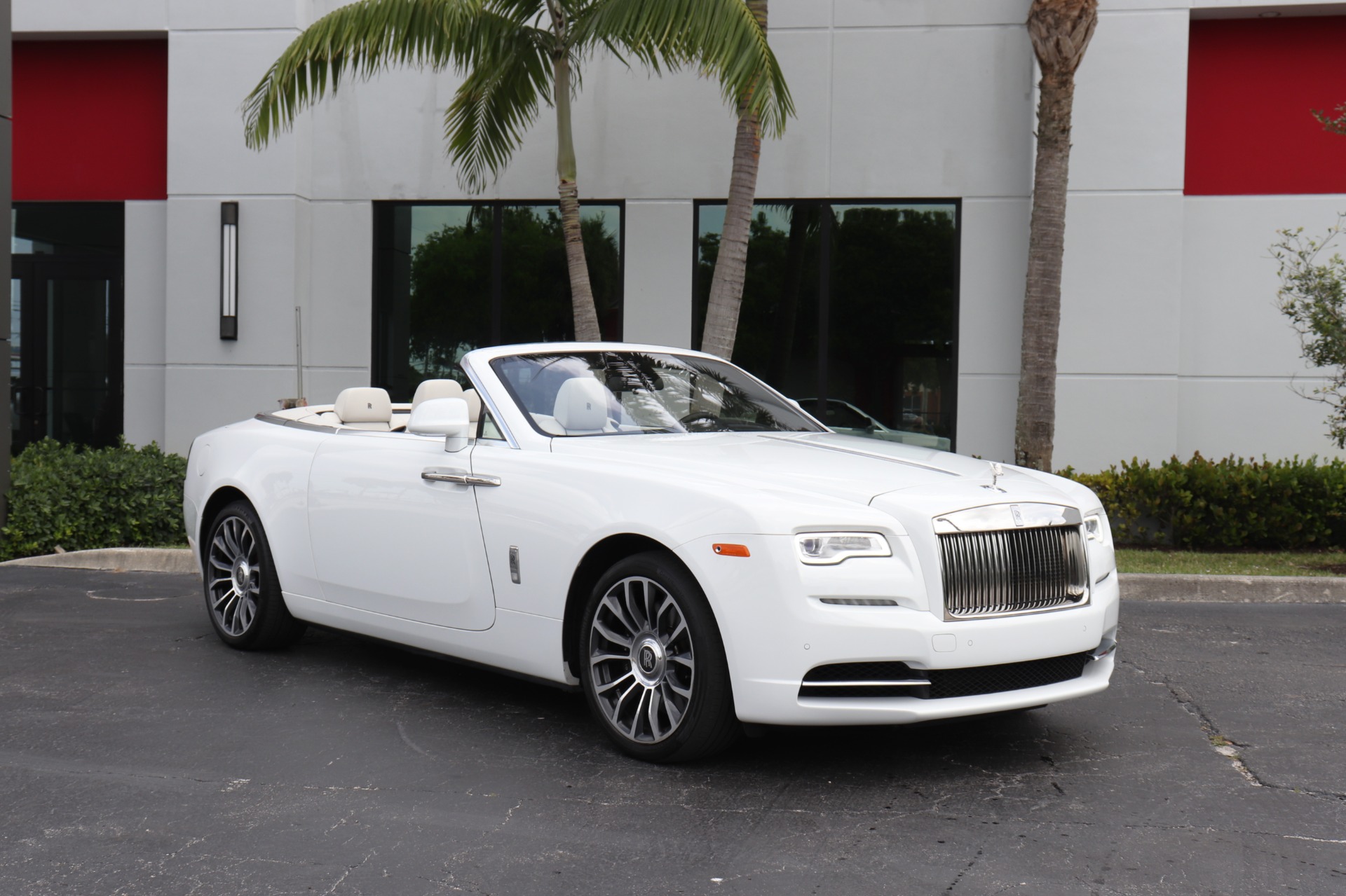 Used-2018-Rolls-Royce-Dawn