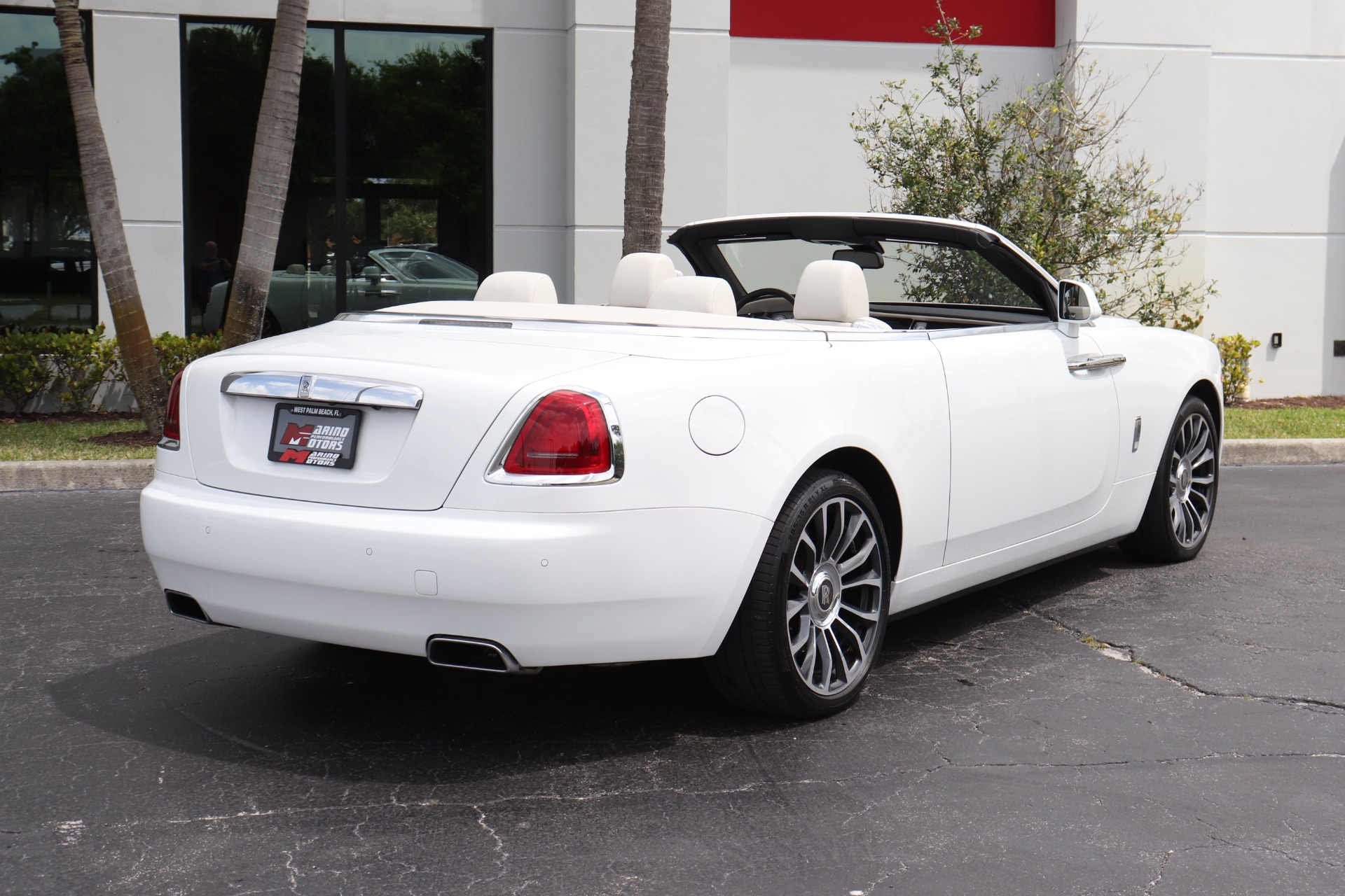 Used-2018-Rolls-Royce-Dawn