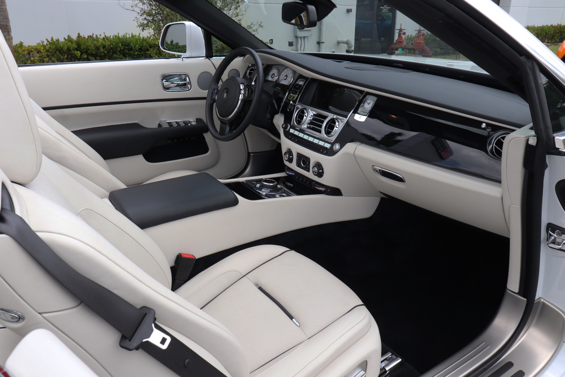 Used-2018-Rolls-Royce-Dawn