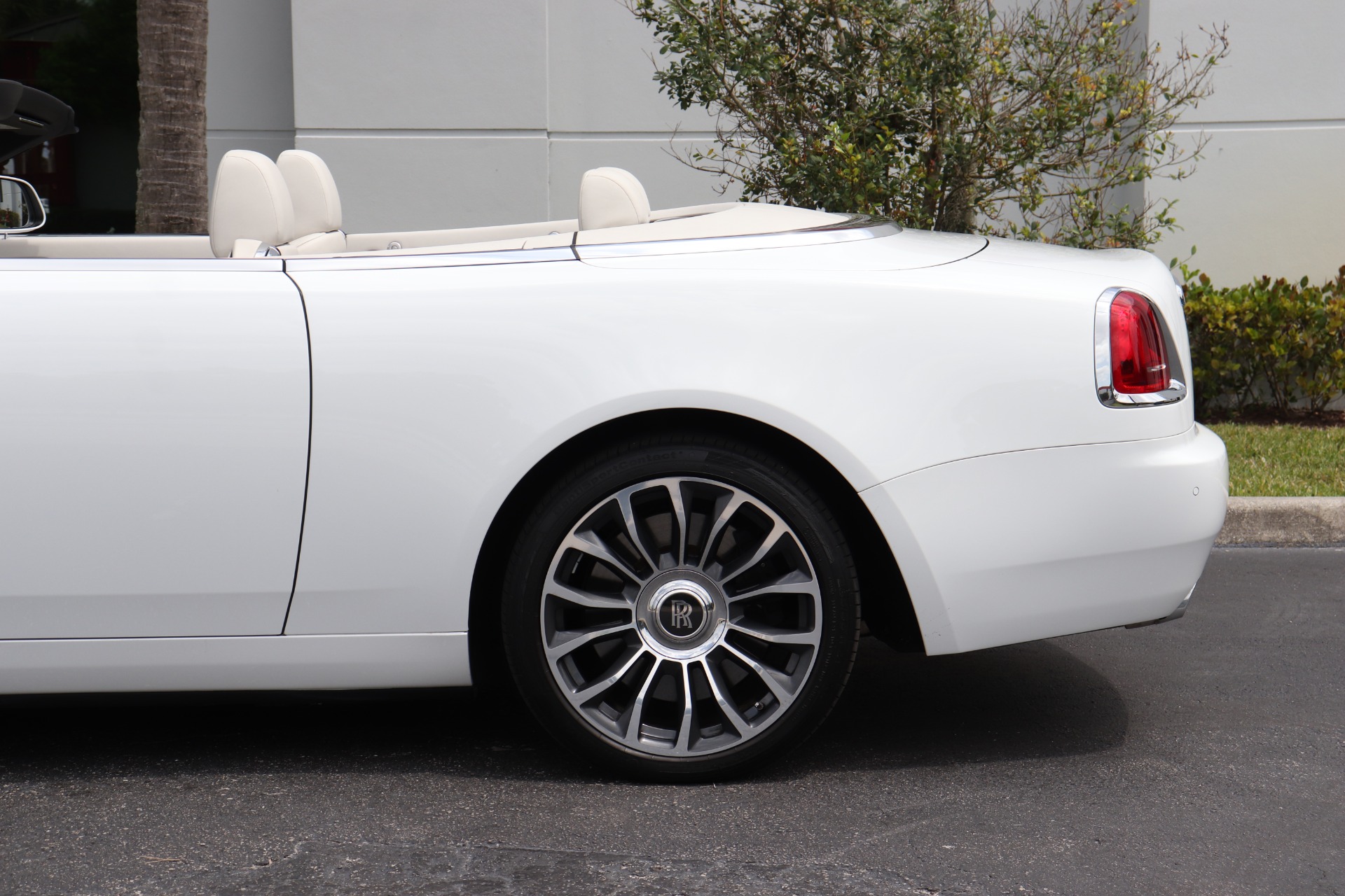 Used-2018-Rolls-Royce-Dawn