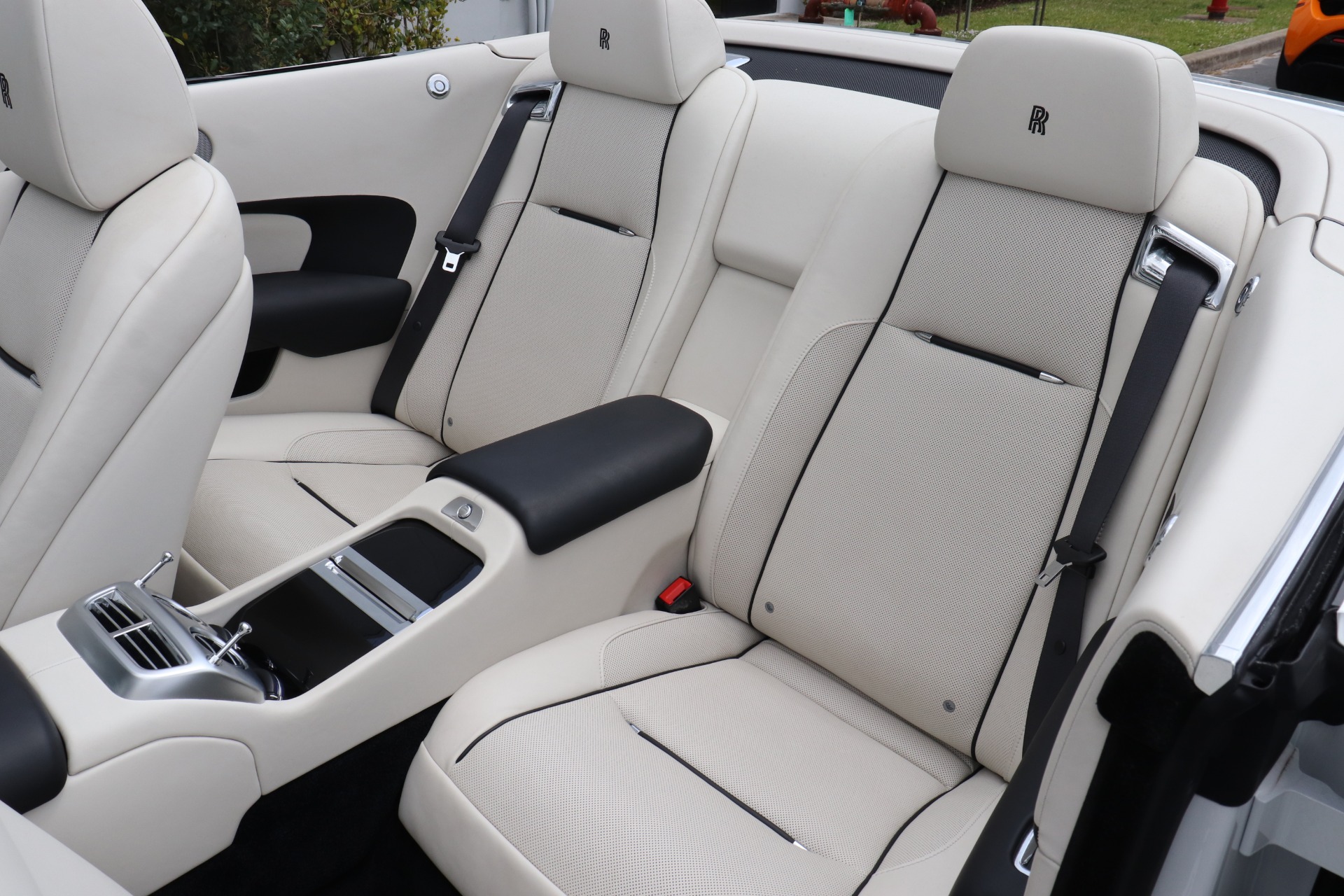 Used-2018-Rolls-Royce-Dawn