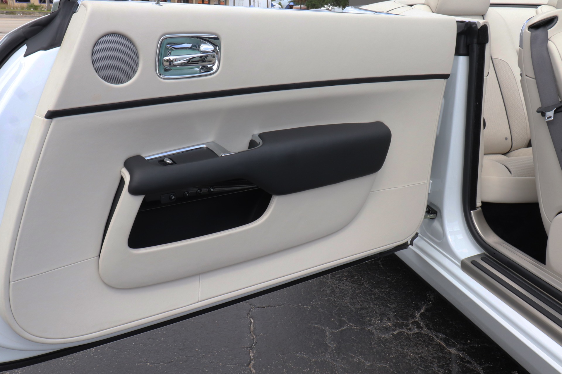 Used-2018-Rolls-Royce-Dawn