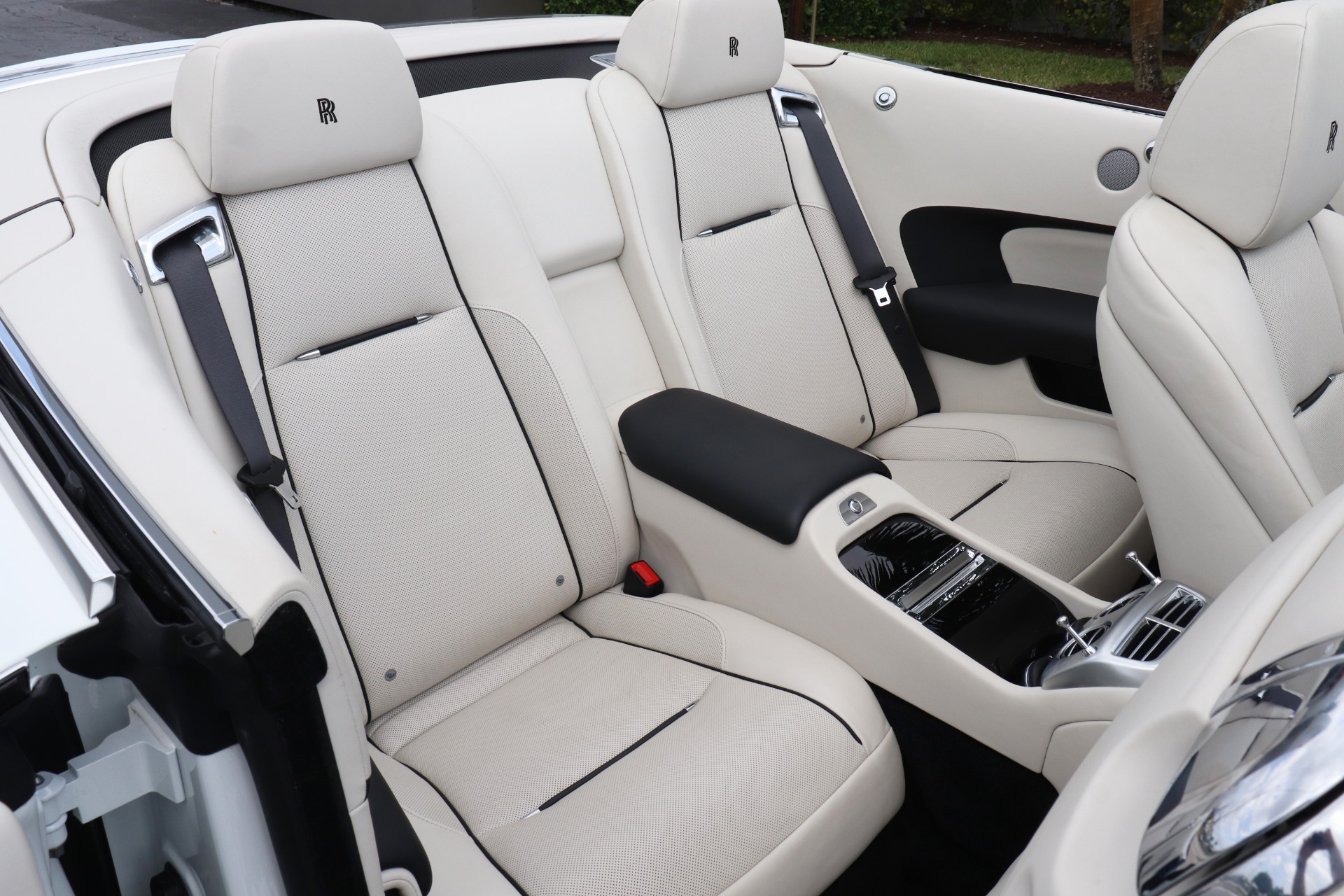 Used-2018-Rolls-Royce-Dawn