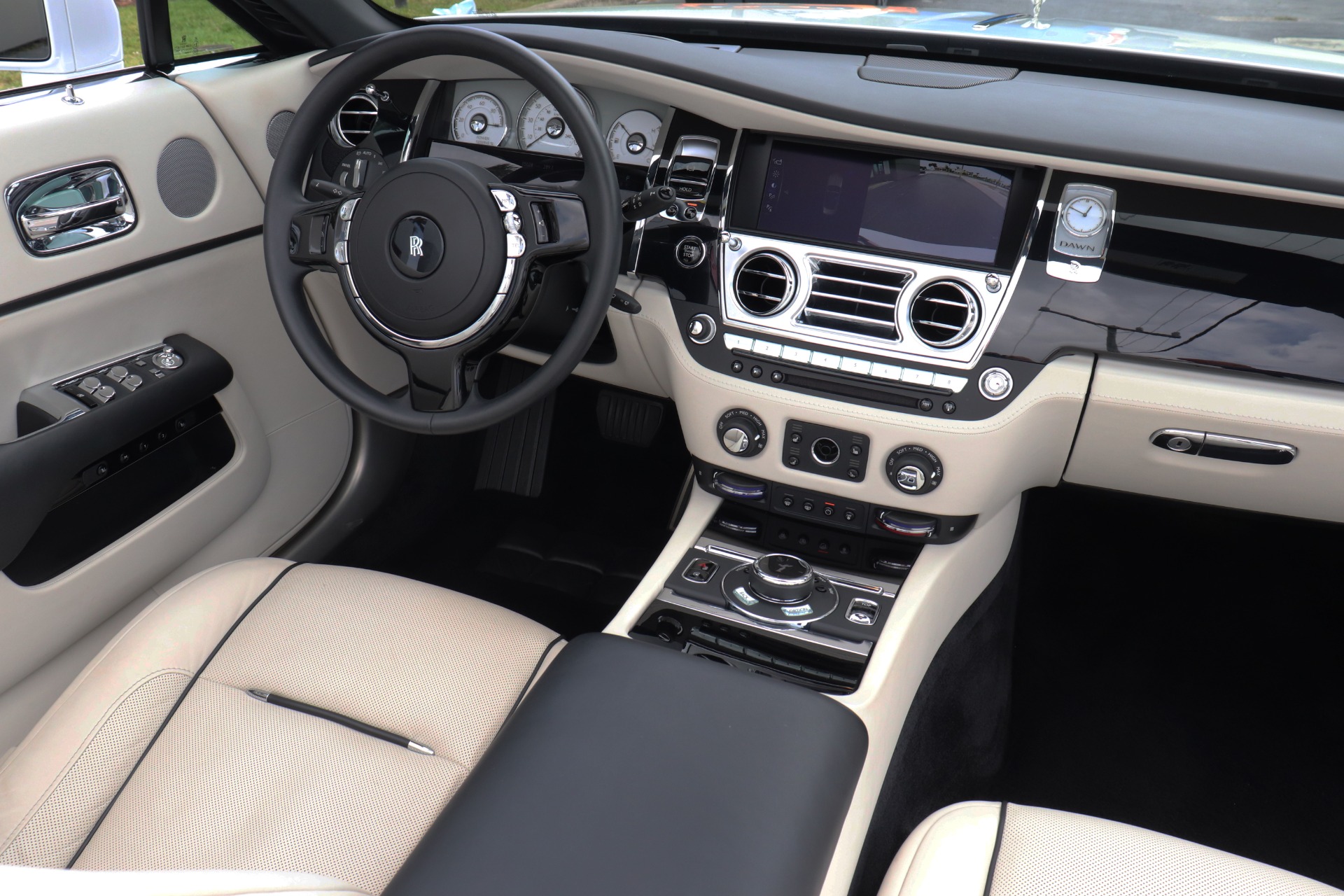 Used-2018-Rolls-Royce-Dawn