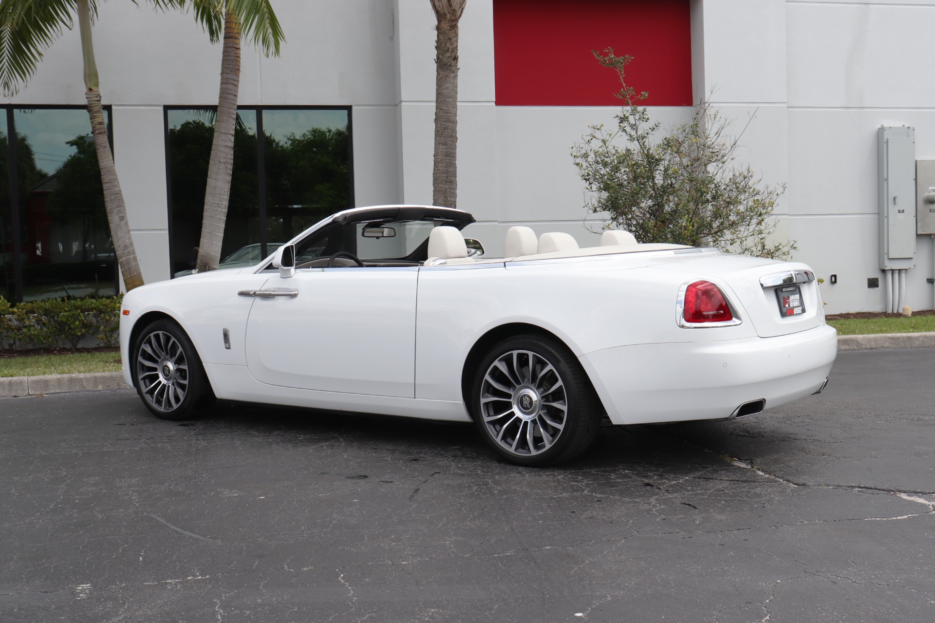 Used-2018-Rolls-Royce-Dawn