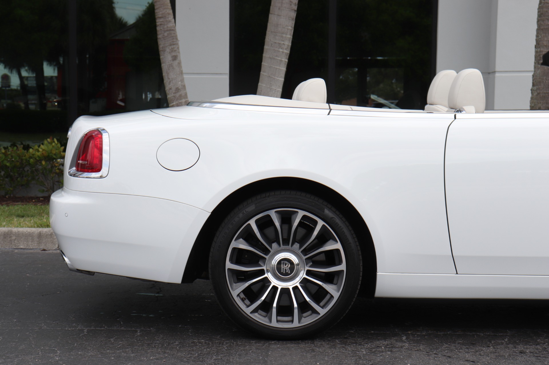 Used-2018-Rolls-Royce-Dawn
